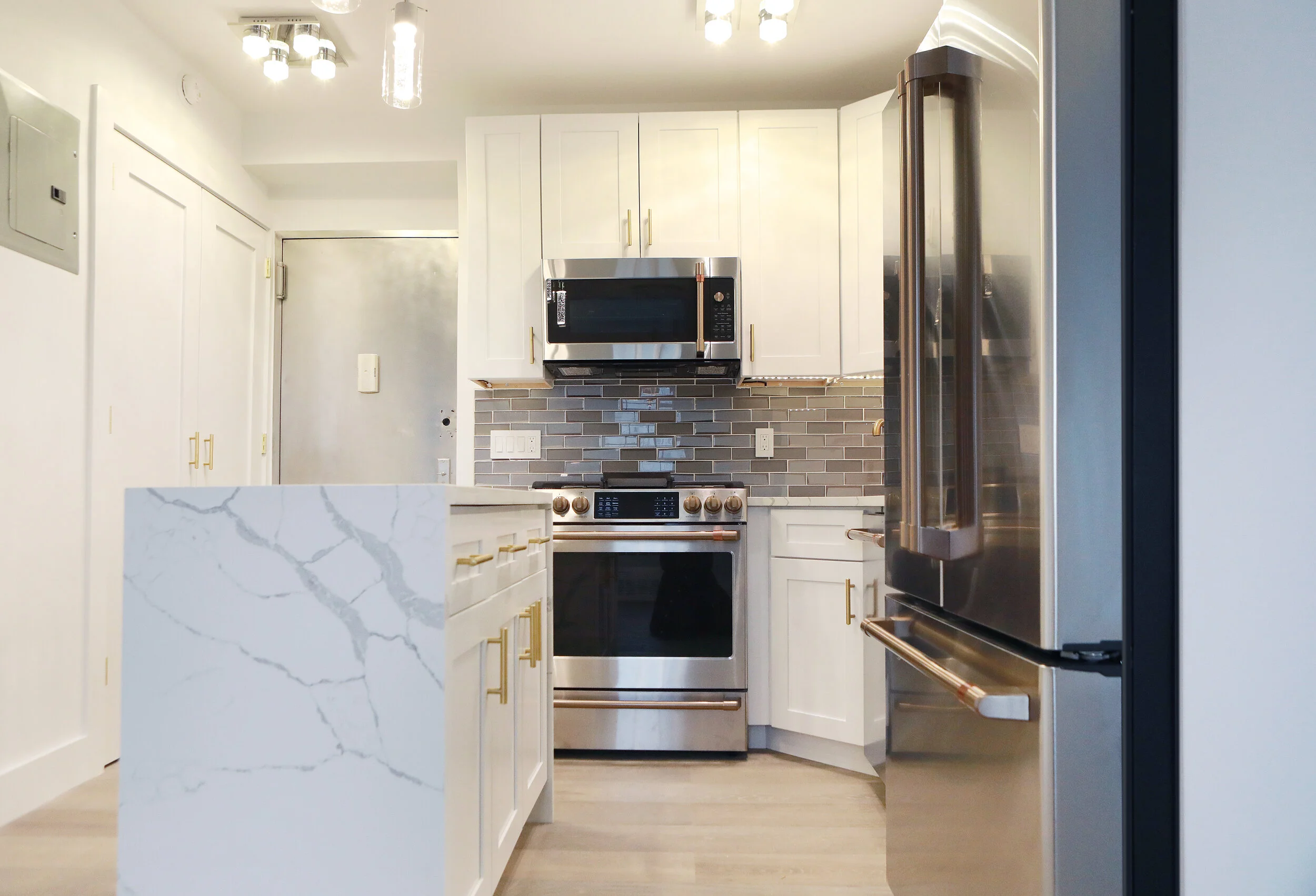 14th St Apt 2-16 (1).jpg