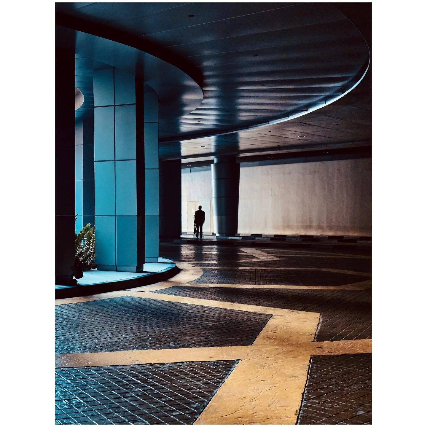 Car park 
-
-
-
-
-
-
-
-
-
-
-
#gulfphotoplus #fujilove #fujifilm #xpro3 #streetphotography #carpark #dubai #mydubai #socialdistancing @fujifilmme #uae #dubaimarina #dubaimarinamall #travel #travelphotography #streetavengers