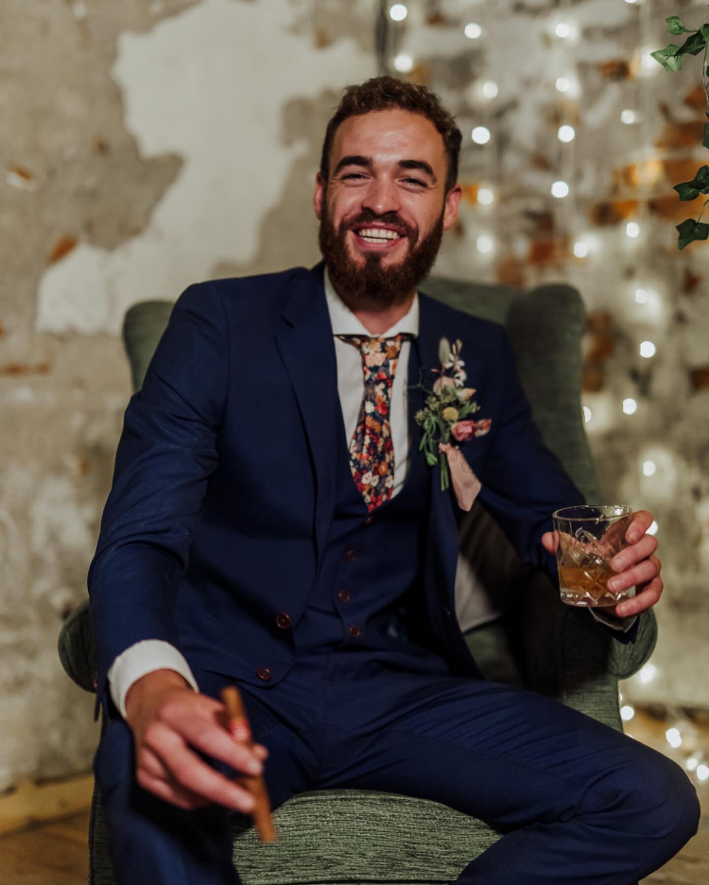 Cheers to the Bank Holiday weekend 🥃 
Sneak peek from our shoot @woolasbarn with the uber cool pop up bar in the eaves ✨

Photography - @photosarahbeth
Venue - @woolasbarn
Planning &amp; Styling - @emilykweddings
Floral Design - @daisyhobanflorist
S