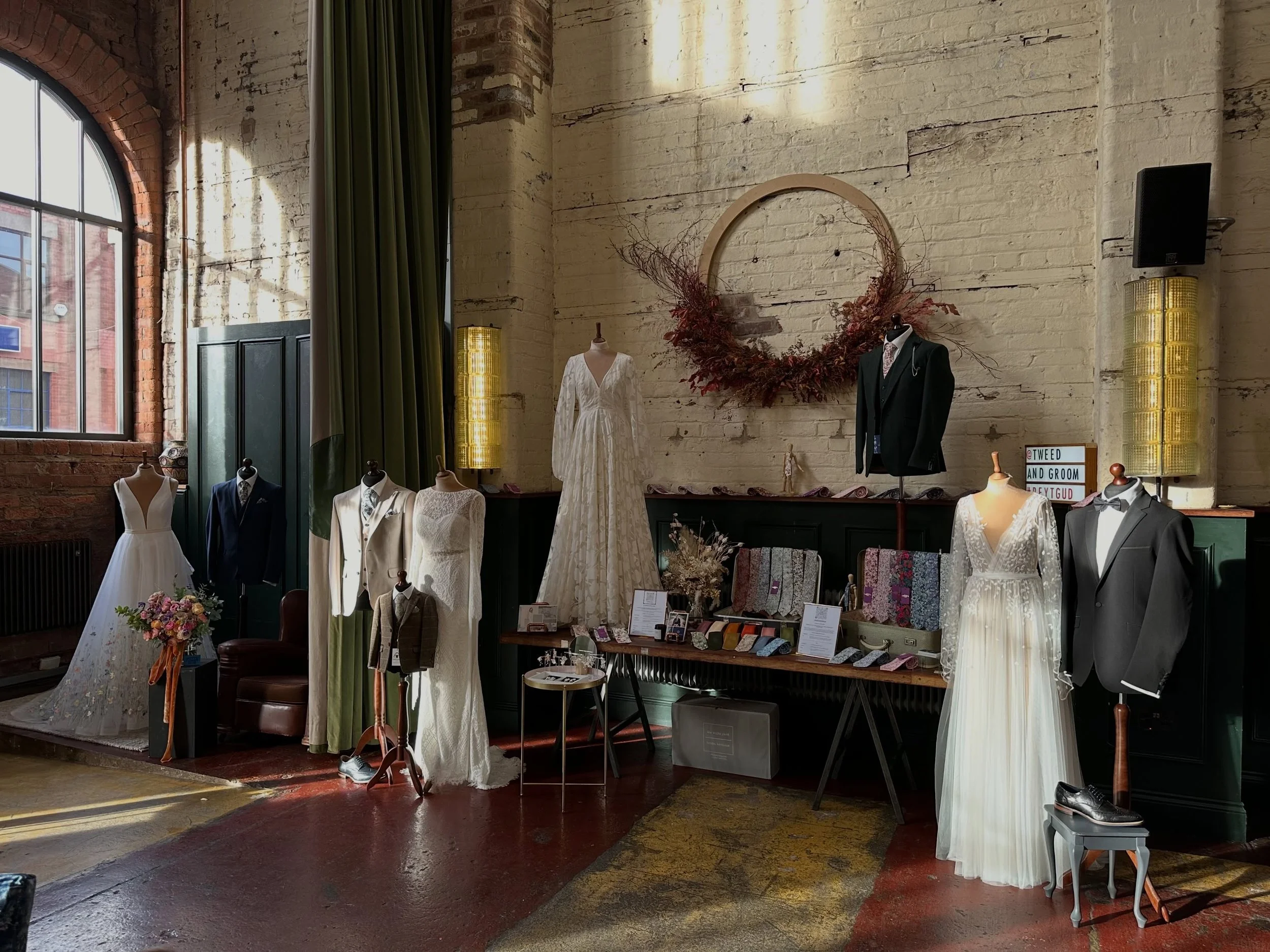 Looking forward to meeting brides and grooms at one of our fave places @themowbray in Sheffield this Sunday!!
Come down and say hi and browse this amazing venue and meet some amazing wedding creatives too!!!
