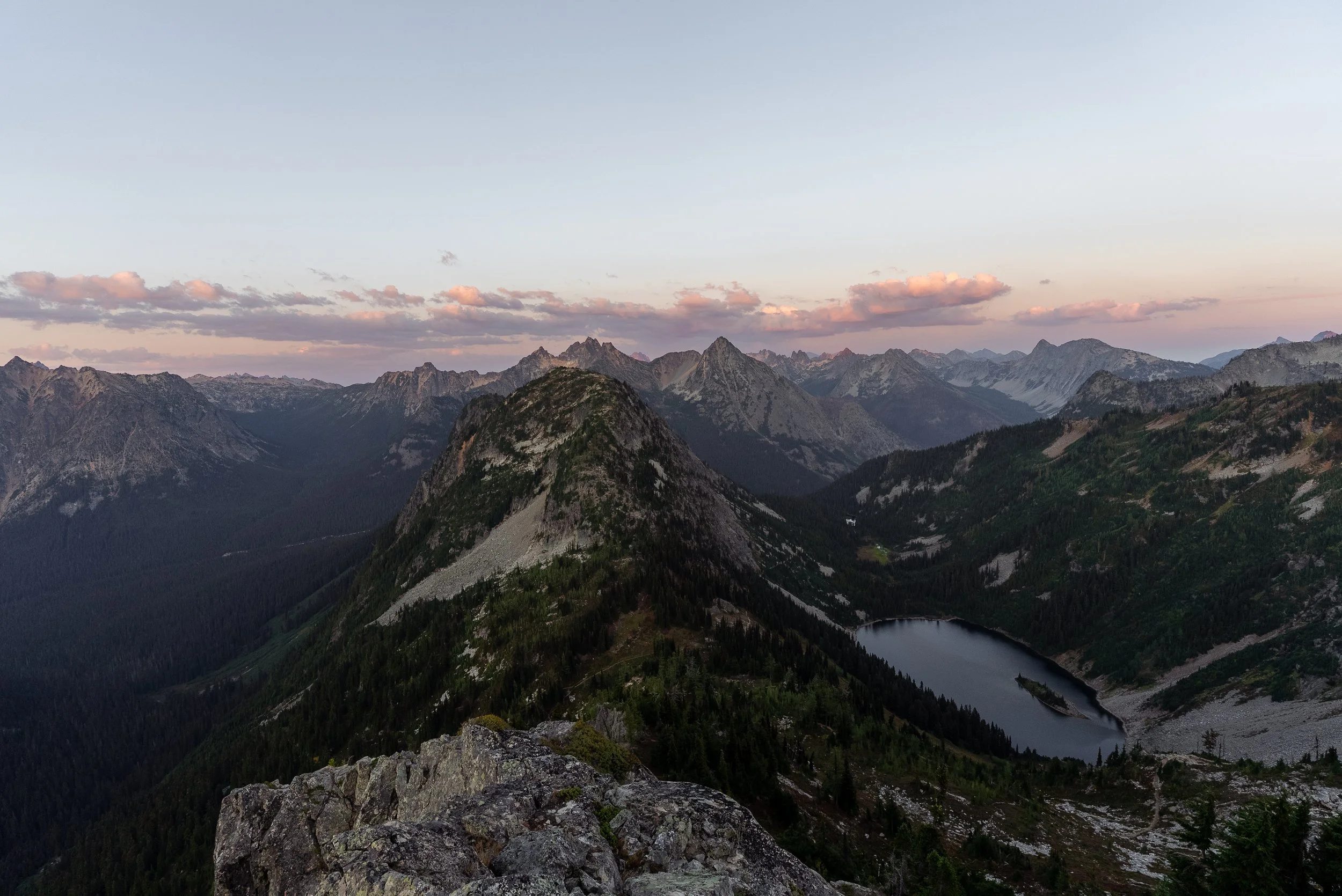 Maple Pass- Pacific Northwest Road Trip Guide: 2-Week Campervan Itinerary for Washington and Oregon