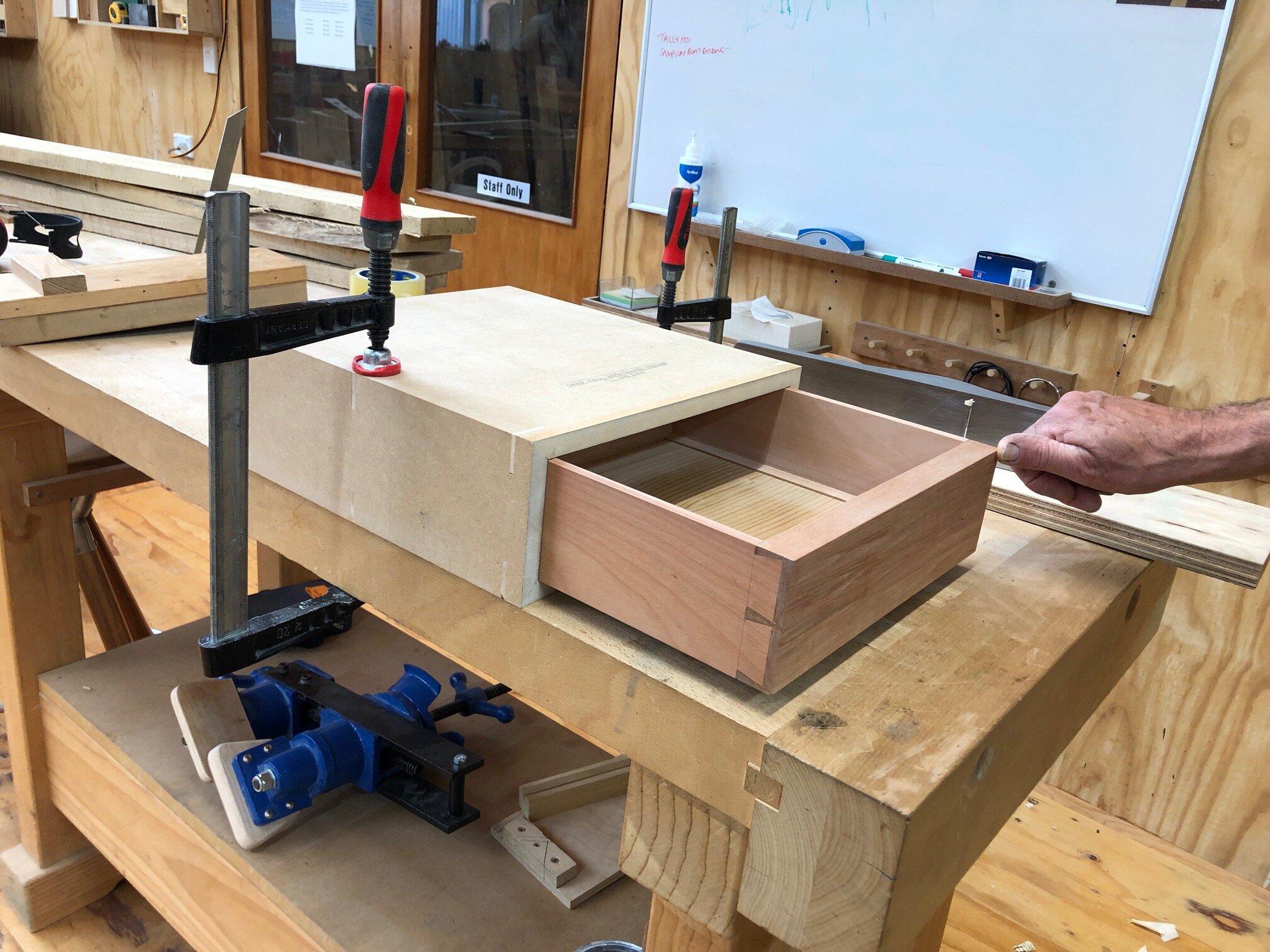 Building &amp; Fitting a Classic Drawer