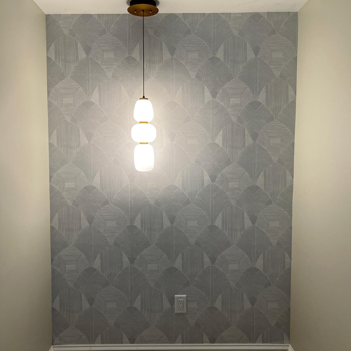 Got to love a good wallpaper installation.
.
Coming Soon in Kalorama.
📍2446 Massachusetts Ave NW
.