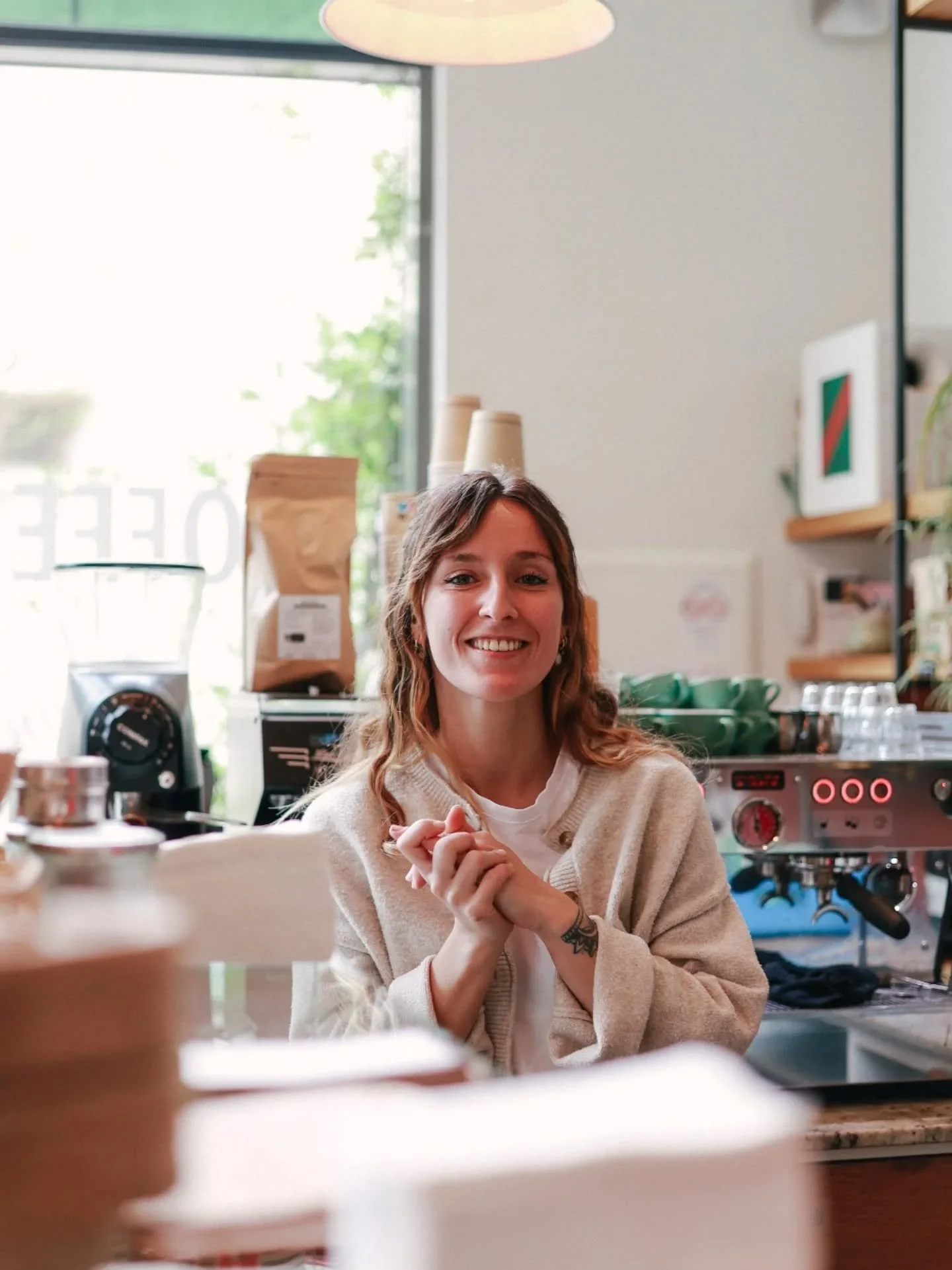 Vous reprendrez bien un petit Flat White... ?

☕️Caf&eacute;s de sp&eacute;cialit&eacute; bio &amp; &eacute;quitables @cafepiha_bordeaux , th&eacute; bio, matcha, jus frais press&eacute;s aux fruits de saison. 

🍽Petits d&eacute;jeuners, d&eacute;je
