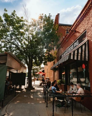 The Bourgeois Pig photo