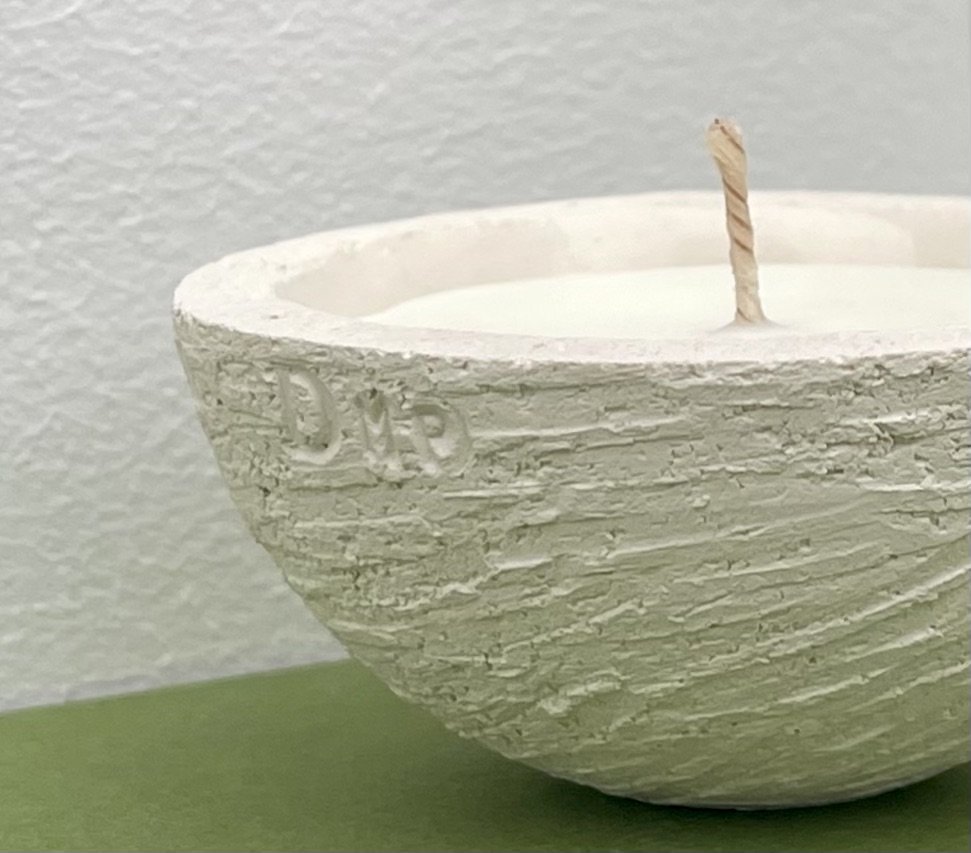 single wick close up.jpeg