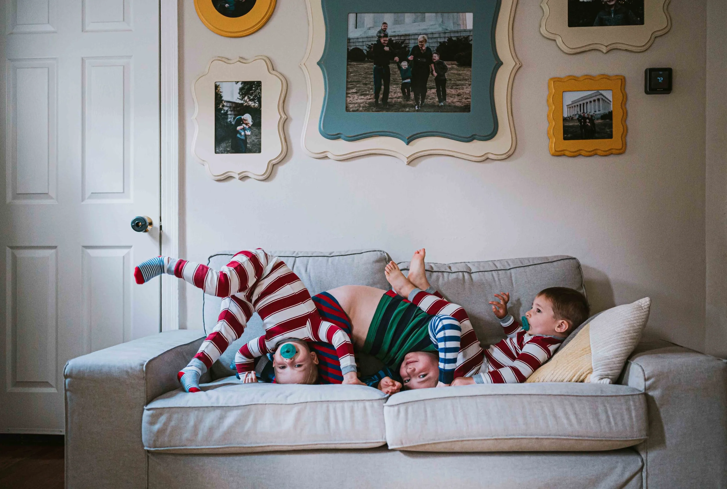177/366 - A normal day for the Lessner couch