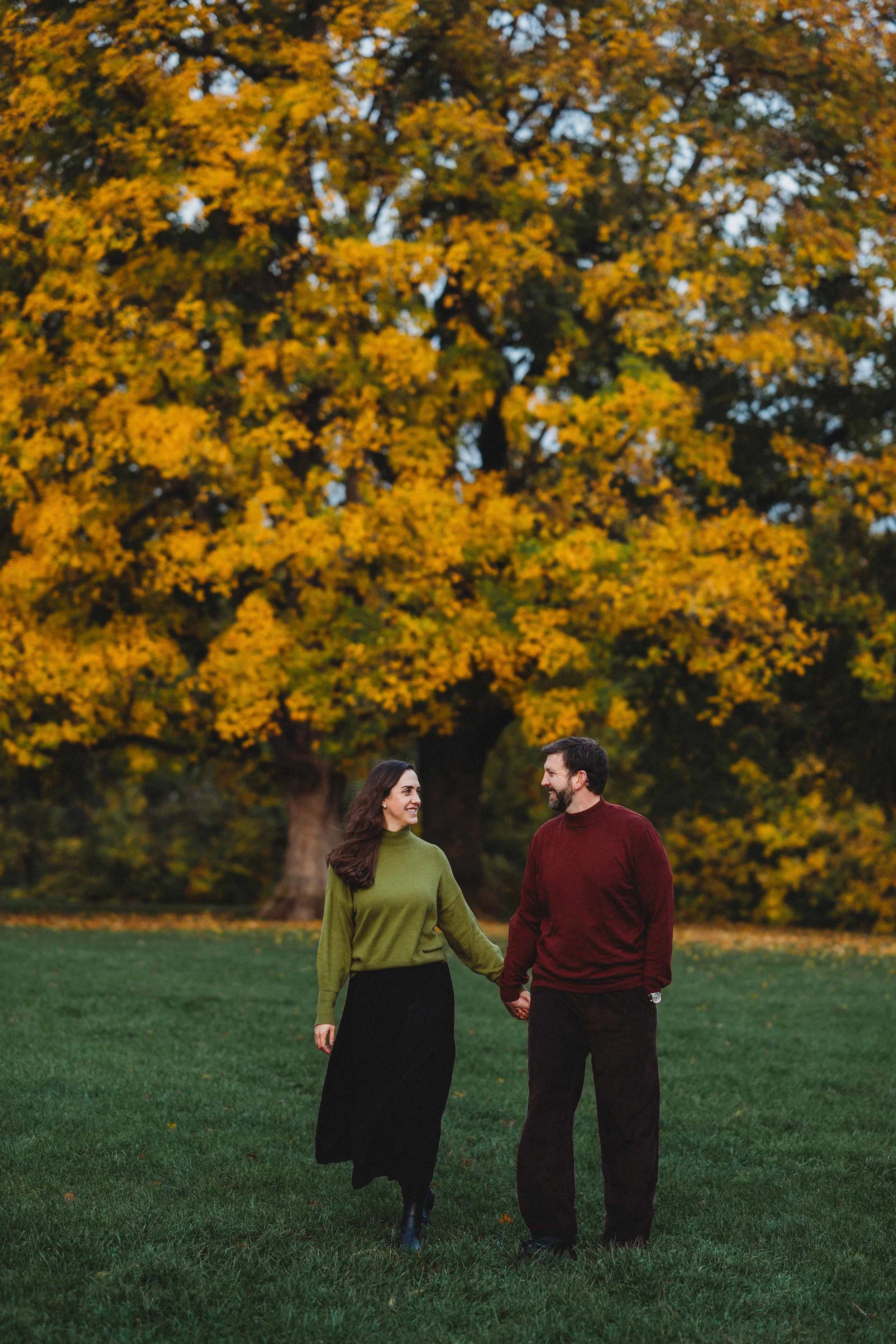 Family of 6 fall photo session in Solitude, Germany