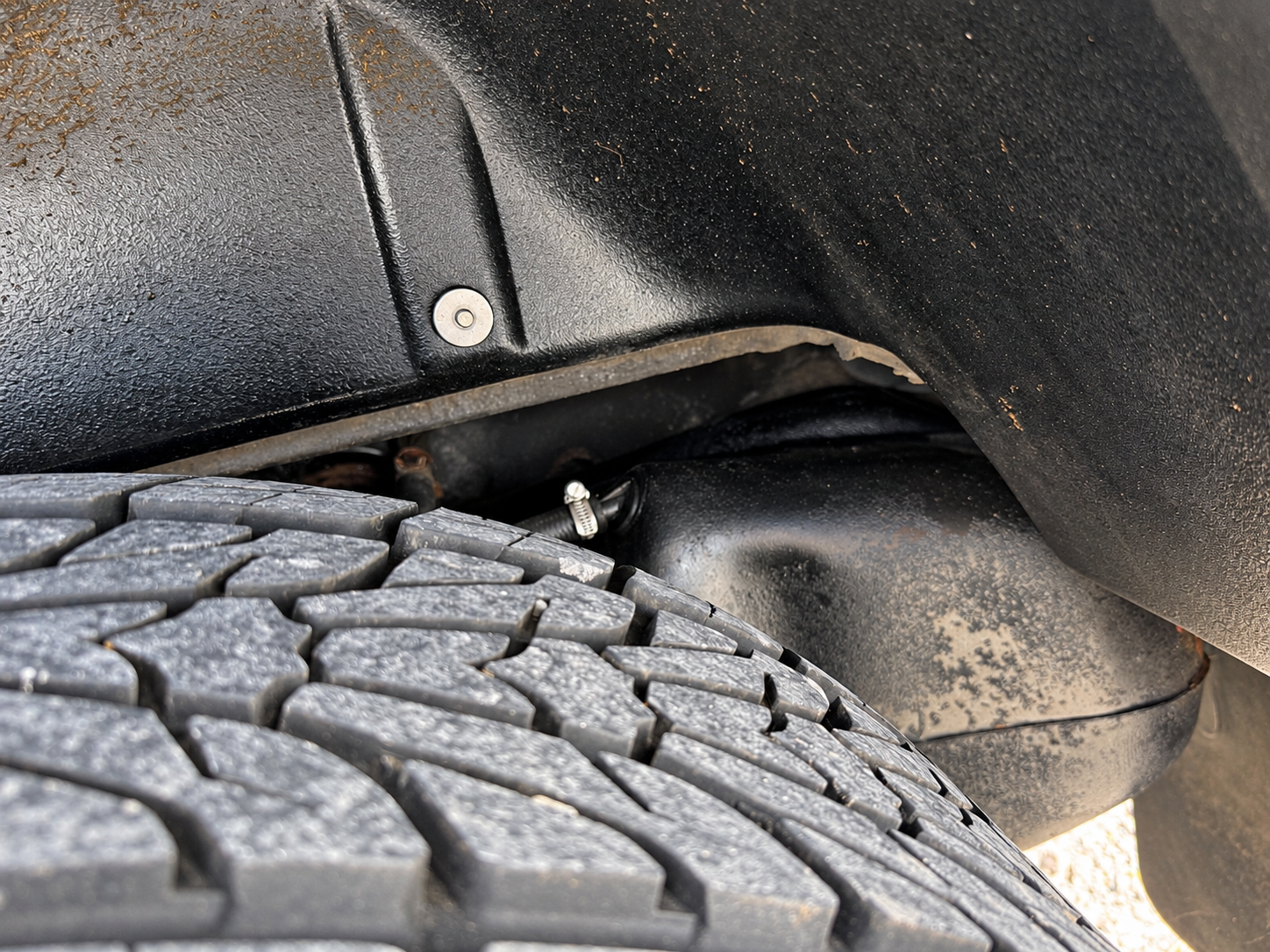 0052 Close-Up Tire and Wheel Well Details.png