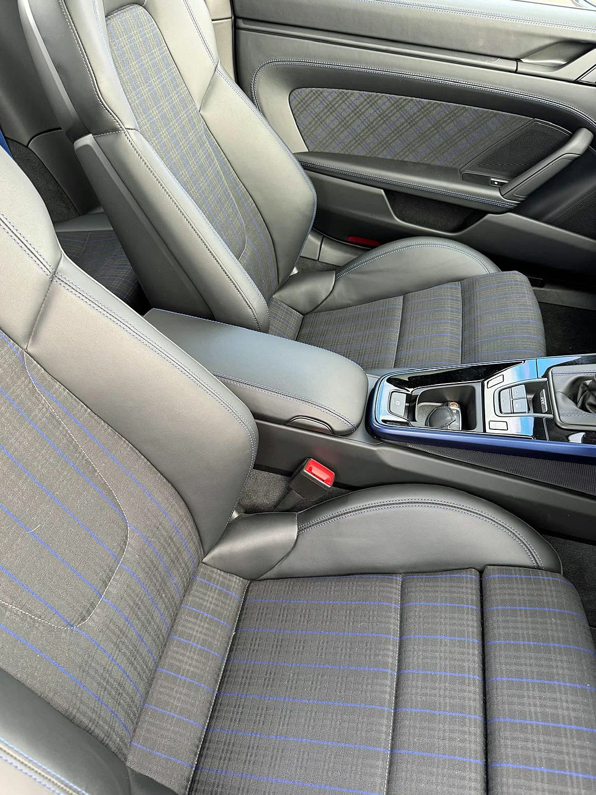 015 WhatsApp Image 2026-01-19 at 12.54.36 h ps.jpg