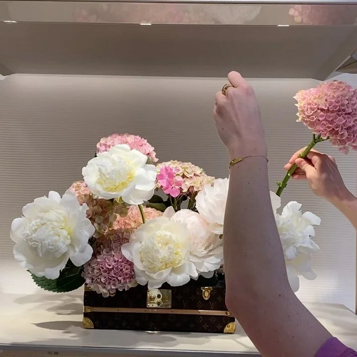 Thank you for having us @louisvuitton #workshop #millefleur #flowerclass ~ so much fun!
.
@charlottewilmont @violet__williams being adorable &amp; smashing it as per usual. 
.
#londonflorist #floristry #flowers #theflowers #fleurs #peonyseason @callu