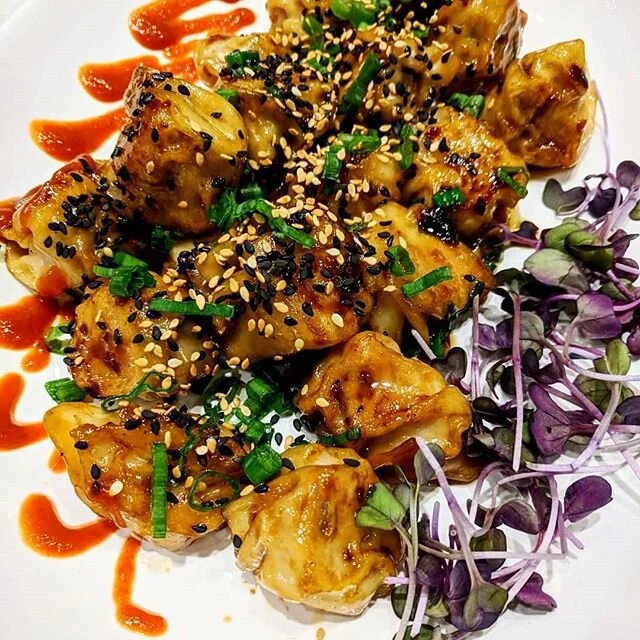 Dumplings. Betcha can't eat just one, or two, or three...!!! @rebelmerchant

#foodadventure #foodies #asianfusion #dimsum #dumplings #gingerchicken #followtherebel #caterers #dinnerparty #dinnertime #cocktailparty #horsdoeuvres #fooddrools #caterer #
