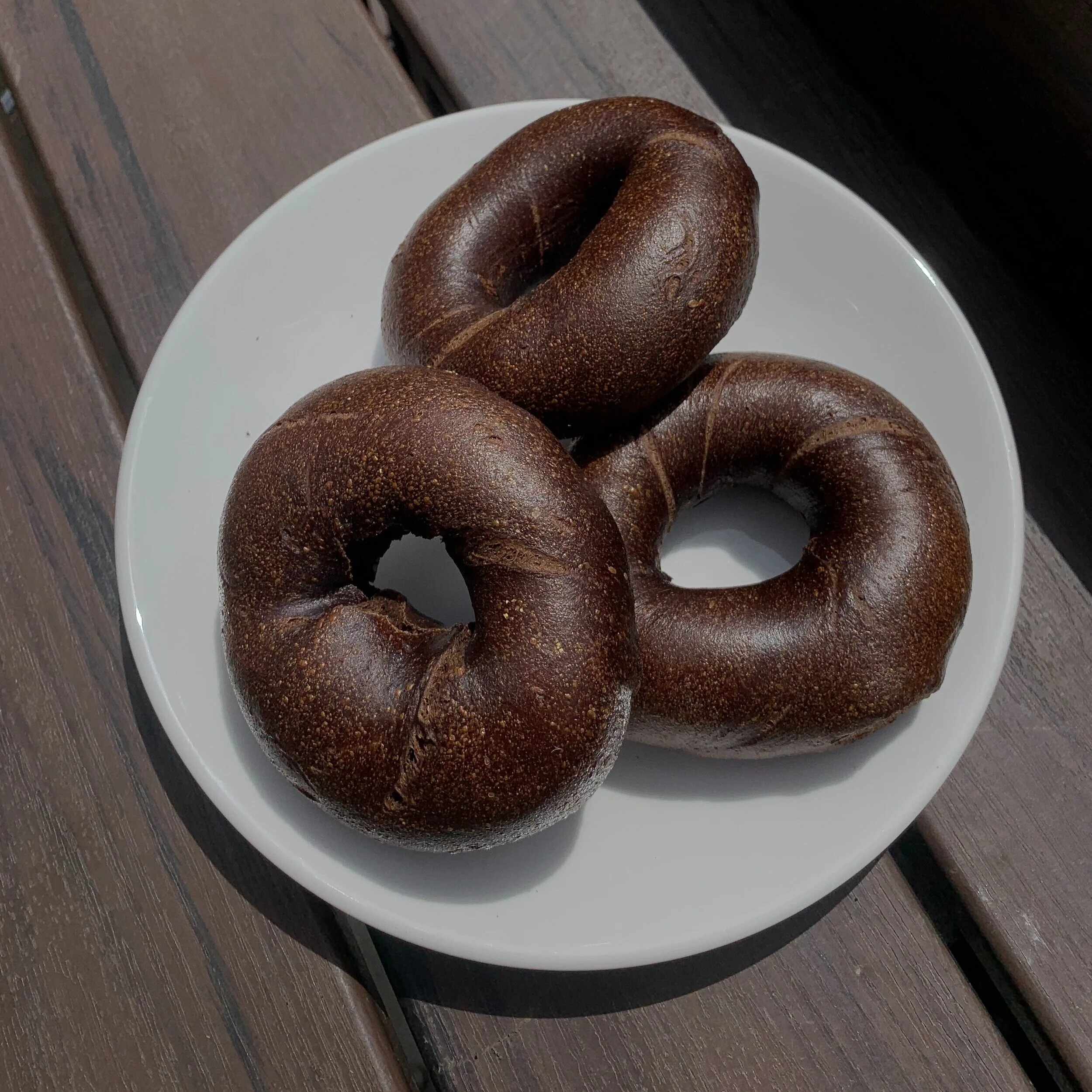 What is a Pumpernickel Bagel? — Gotham Bagels