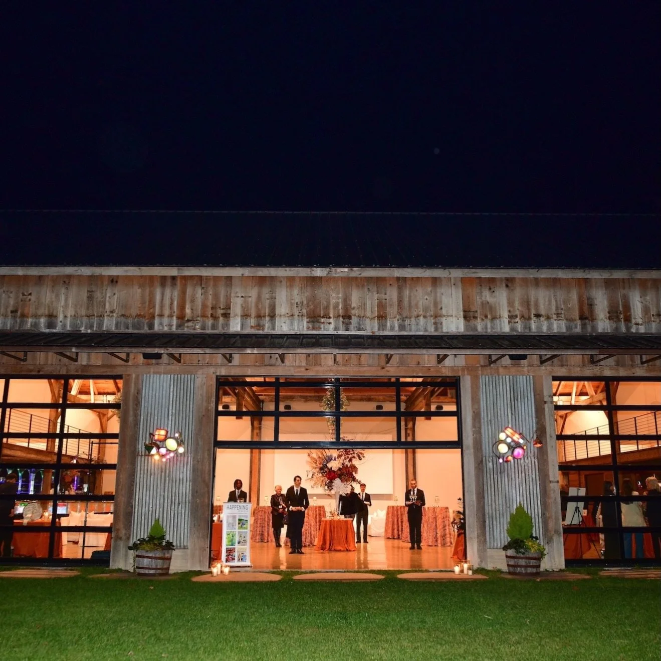 Better late than never! I had a wonderful time supporting @litchfieldmagazine with their Design and Holiday Issue party. Litchfield County is filled with so many talented artists, designers and small business owners, and it was a treat to bring this 