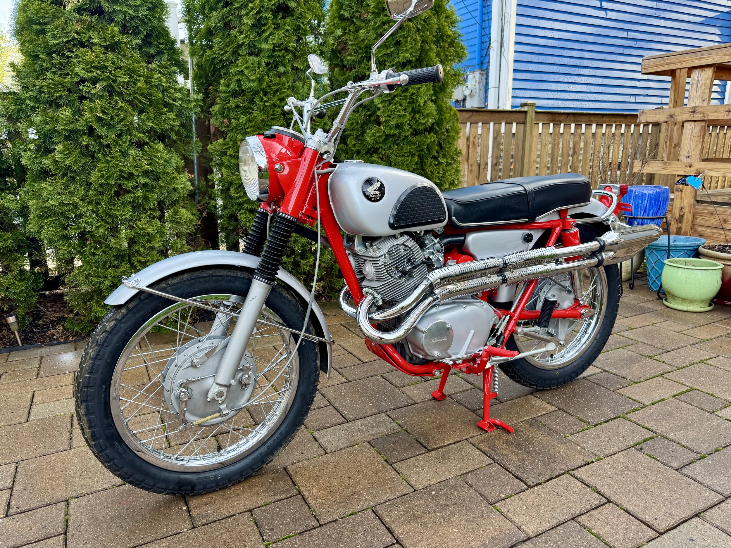 Honda CL77 305cc Scrambler 1967 Red