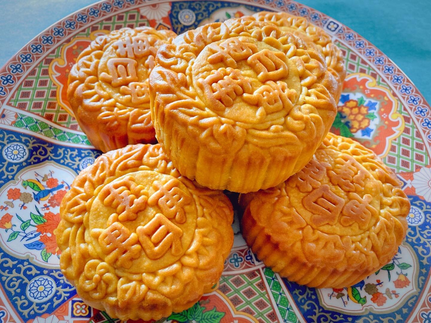 Happy Mid-Autumn Festival (also called the Moon Festival or Mooncake Festival)!

For today, the Chinese tradition is that the moon is at its brightest and we celebrate with food, friends, and family! 🥮🎑🌕☺️

#MidAutumnFestival #MoonCakes