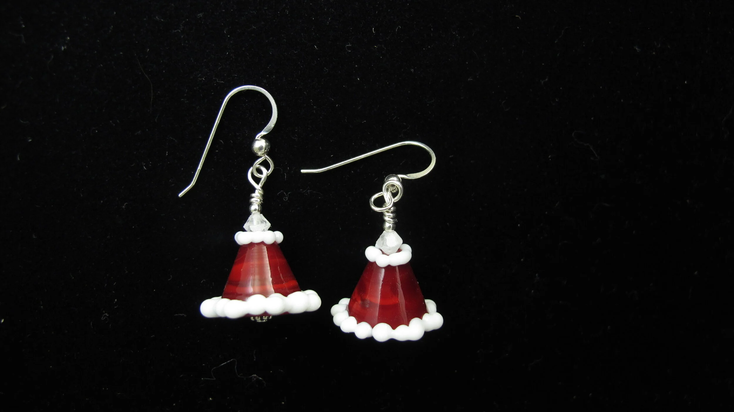 Santa hat on black.JPG