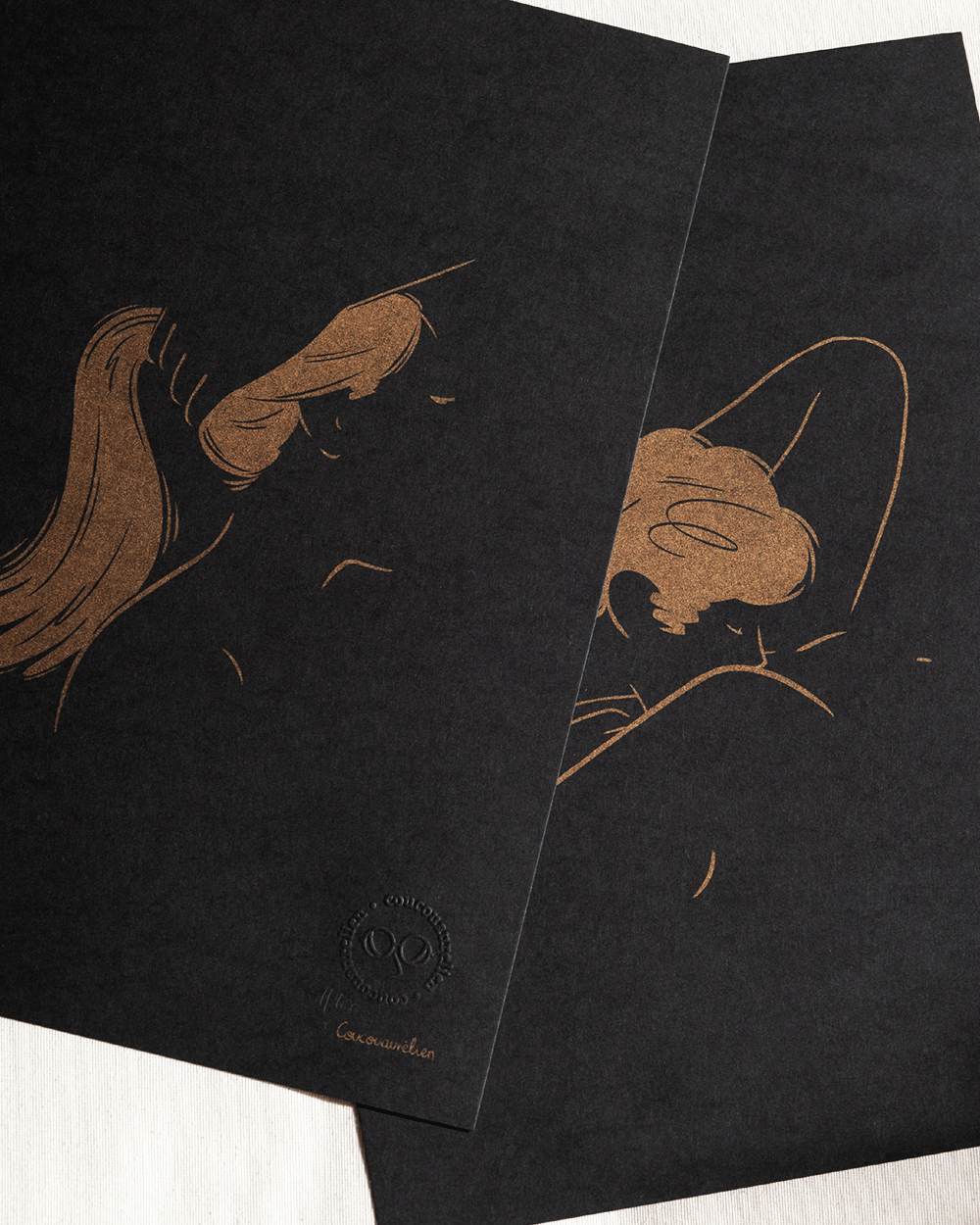 Duo de risographie or sur papier noir