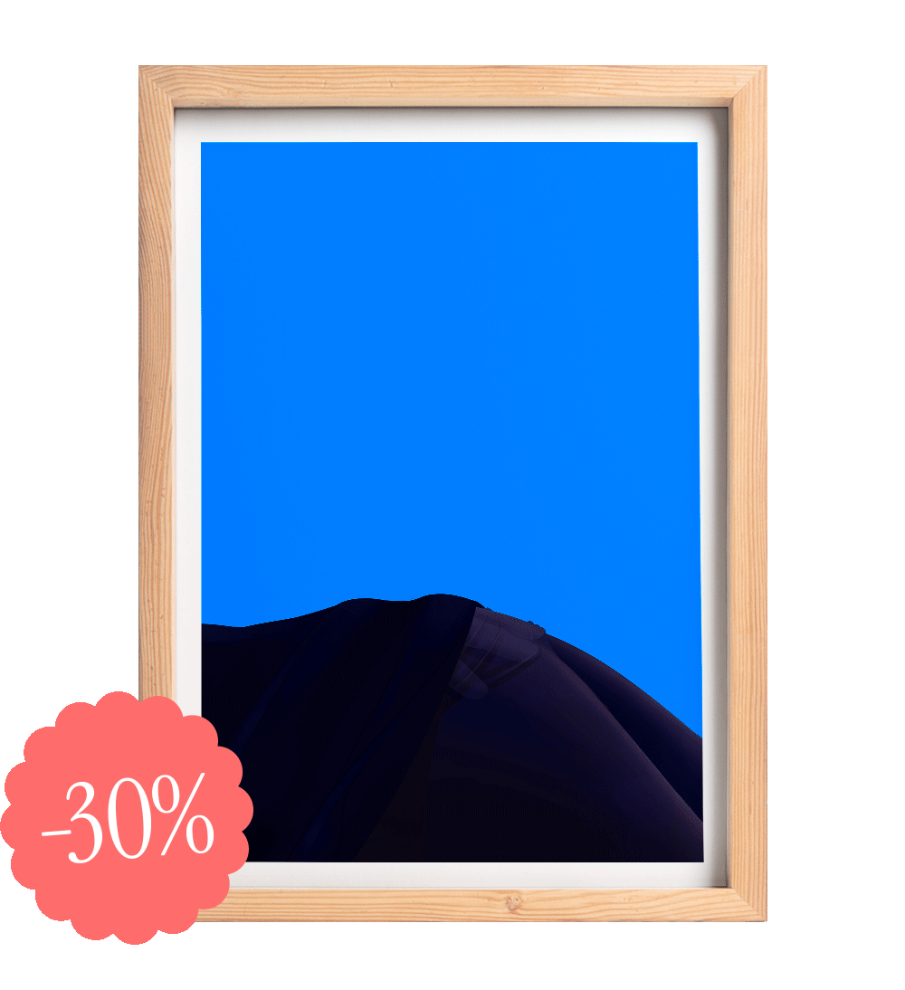 Illustration fine art : une main glisse sous un collant bleu sur fond vif, signée Coucou Aurélien. Sensualité et minimalisme.
