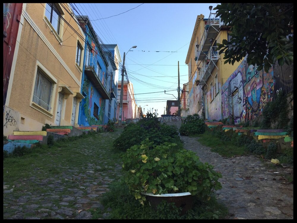 We are not hippies, we are happies – Templeman Street, Cerro Alegre