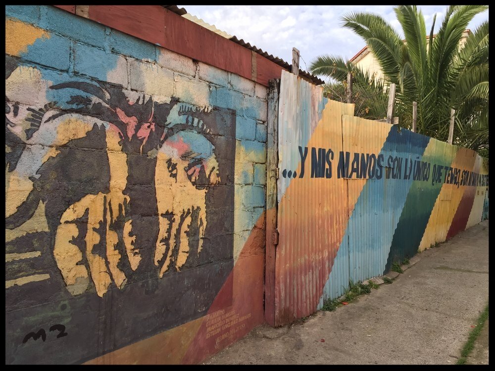 Alleyway street art, Cerro Bellavista