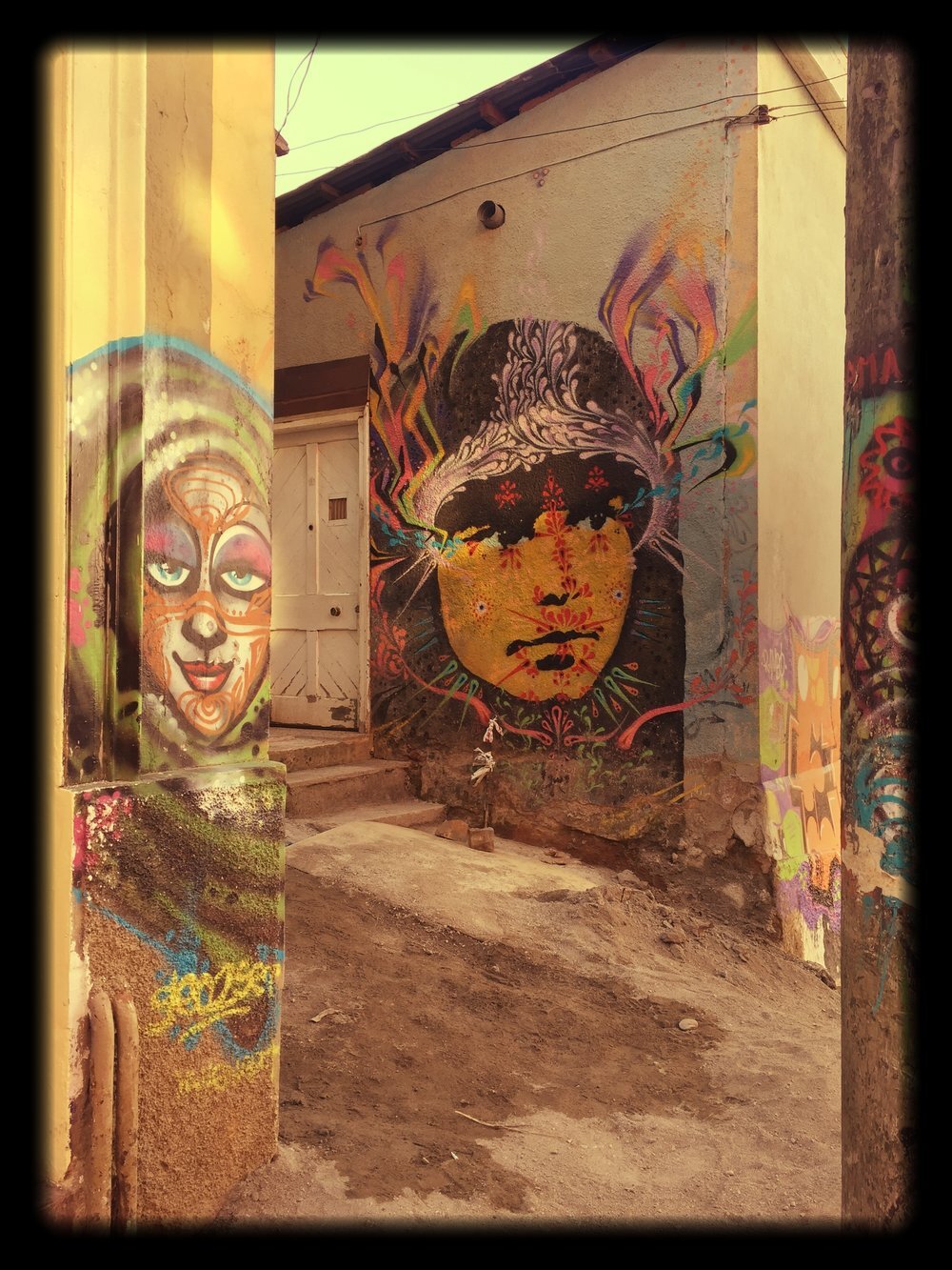 secret-streetart-valparaiso.jpeg