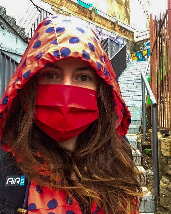 Newfound appreciation for fresh air &amp; hard rain ☔😅 #allthesmallthings⠀
⠀
Shout out to this pandemic-pivoting legend for masking us all up so damn well 😷🤘🏼gracias amiguita! @camilaguzman.indumentaria 
⠀
#marketday #weeklyescape #quarantinelife