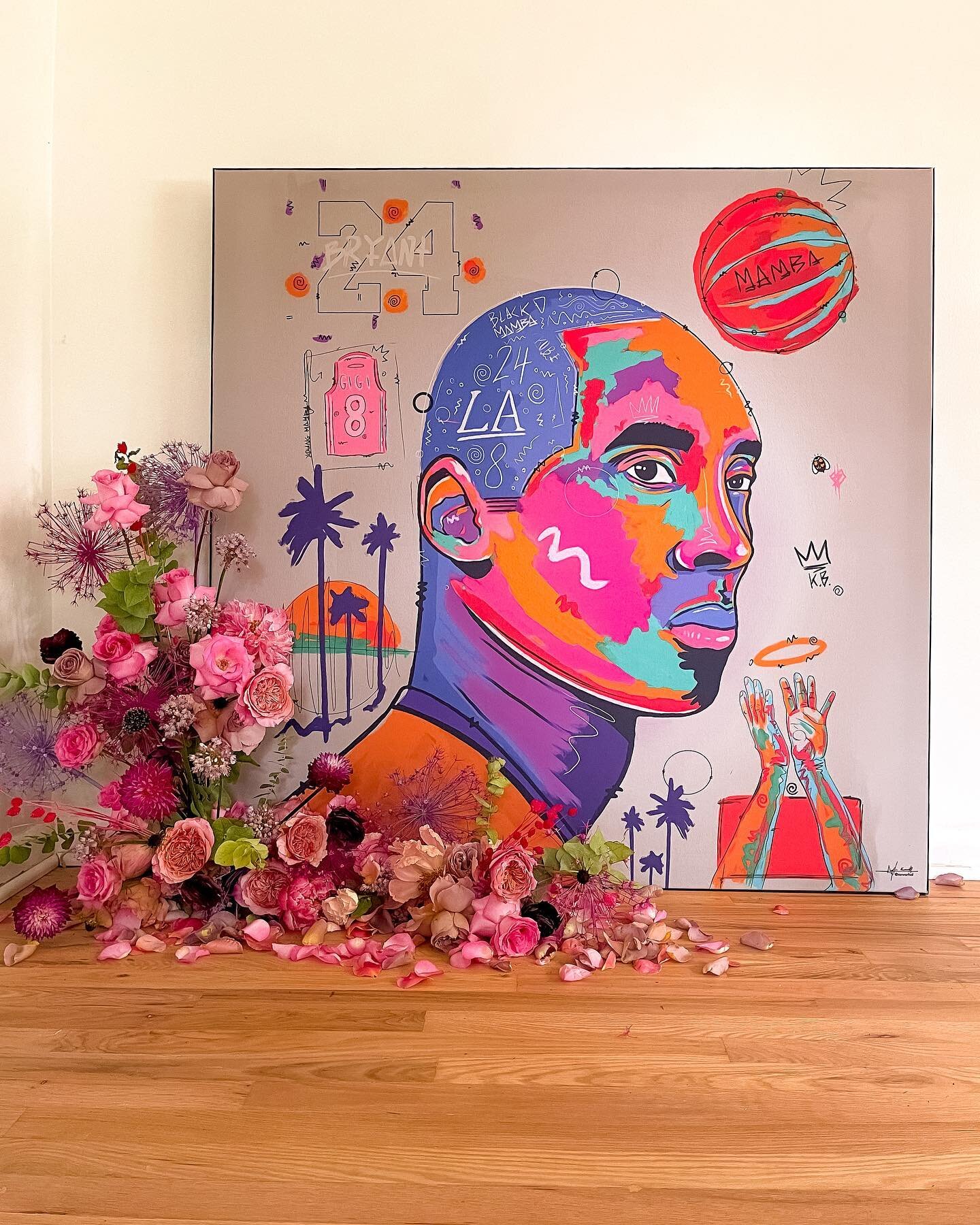 Sooo&hellip; I&rsquo;m  scrolling through IG and saw the most striking image of my Kobe piece with this floral statement by @studiowildefloral 
She made this a major vibe. Show her some love 💕 w/ a follow. 

I&rsquo;ve always wondered of others ways