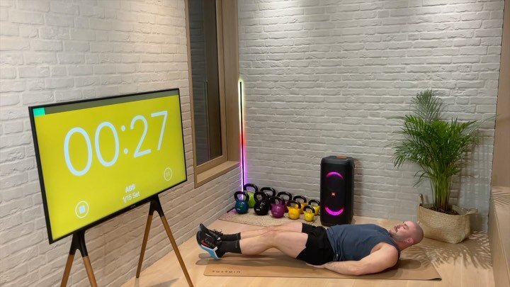 ABS WORKOUT💪🏻

30 s each exercise x 3 rounds !

1. Sit up reach 
2. Legs raises 
3. Dead bug 
4. Butterfly sit-ups 
5. Hollow rockers 
6. Leg raises variations 
7. High plank 
8. Climbers 

Check my YouTube channel for full 15 min ABS workout! Day 