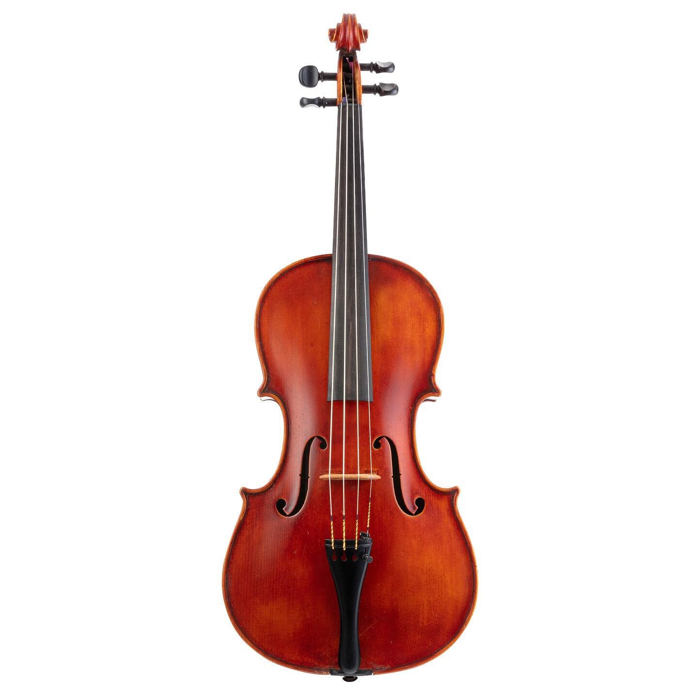 An Italian viola now available at the Ruschil &amp; Bailly workshop. 

Made by Armando Giulietti (1903 - 1990) in Milan 1937, this Italian viola is in excellent condition and conforms to classic proportions, measuring 15 15/16&rdquo; with a neck and 