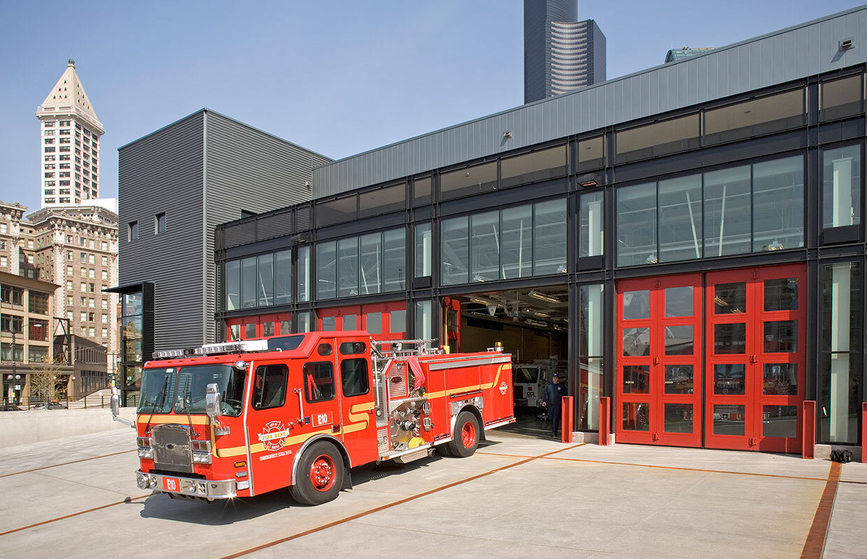 04_Fire_Station_10_Bays_with_Fire_Truck.jpg