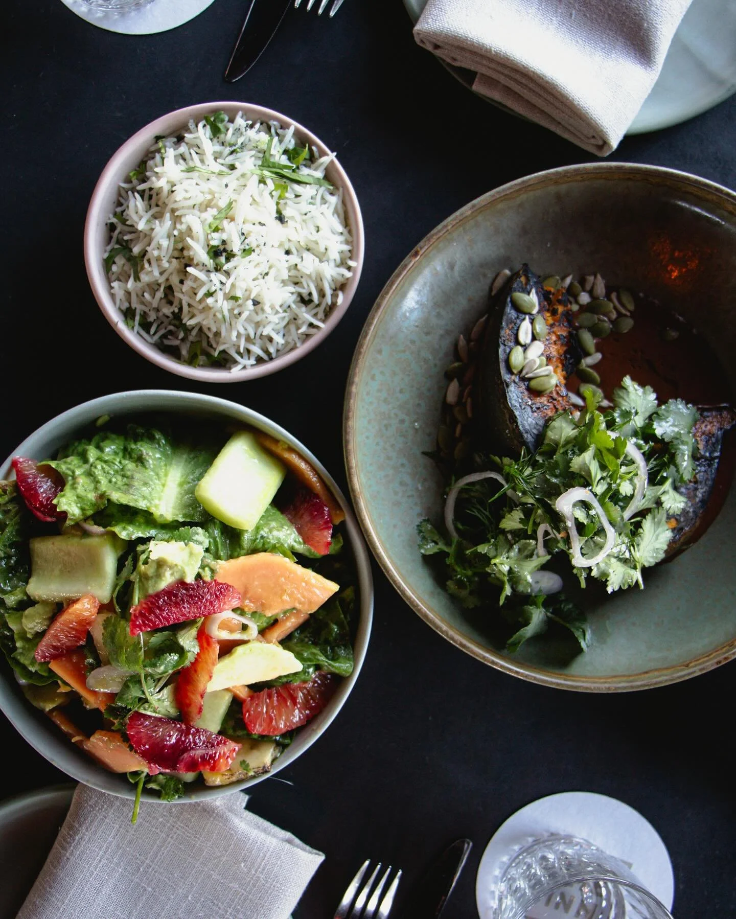 Wood fired pumpkin, mole poblano, herbs
[Street salad; coriander y lime rice]
The main course of our upcoming vegan night - bright both in flavour and colour, seriously not one to miss. Few tables left, head to our bio to book now 🌶️