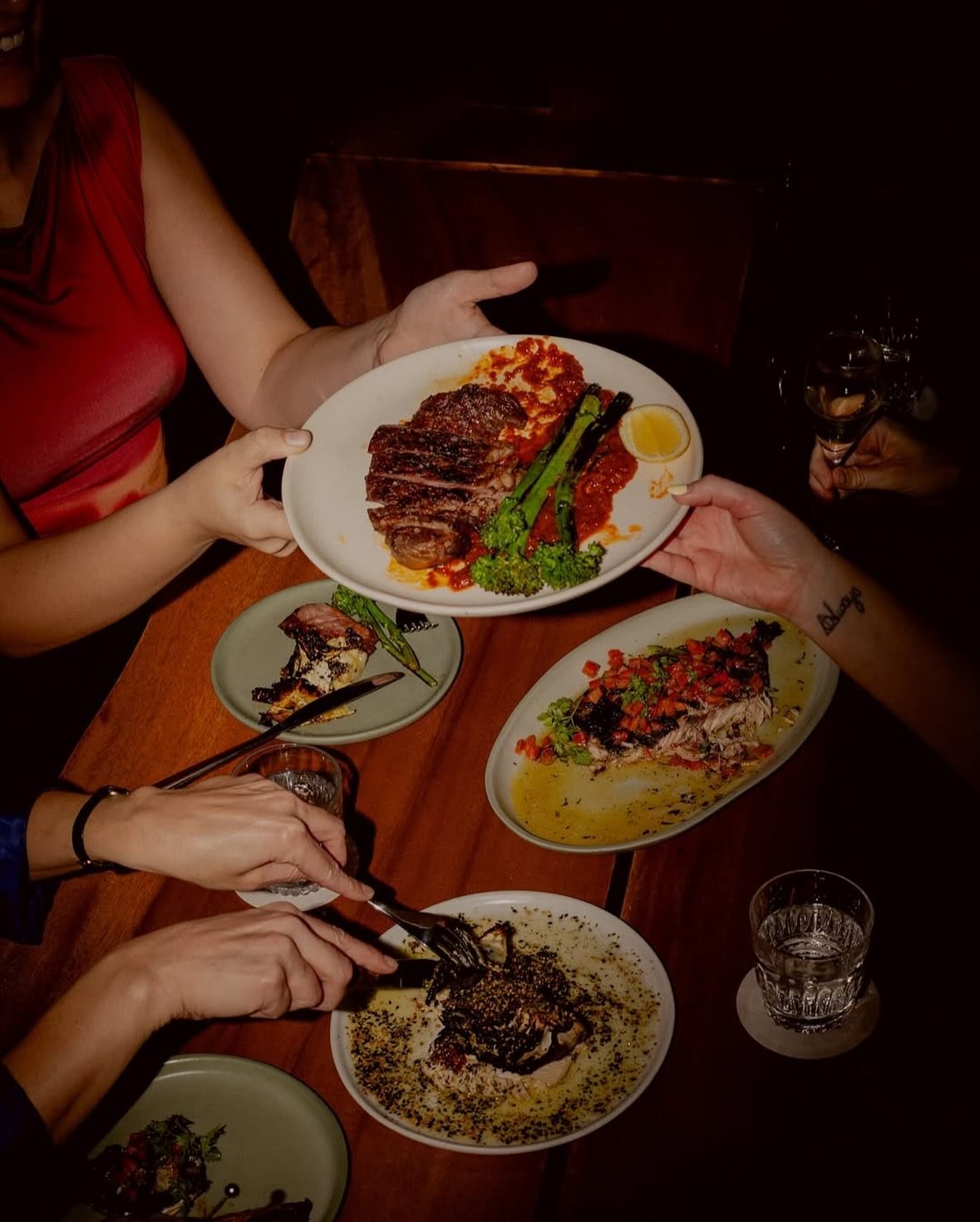 Family chaos on Father’s Day? We’ve got you.
Skip the stress - no cooking, no cleaning, no worrying about what gluten free actually means or who isn’t drinking. We’ll take care of it all, so you can just enjoy the day with th