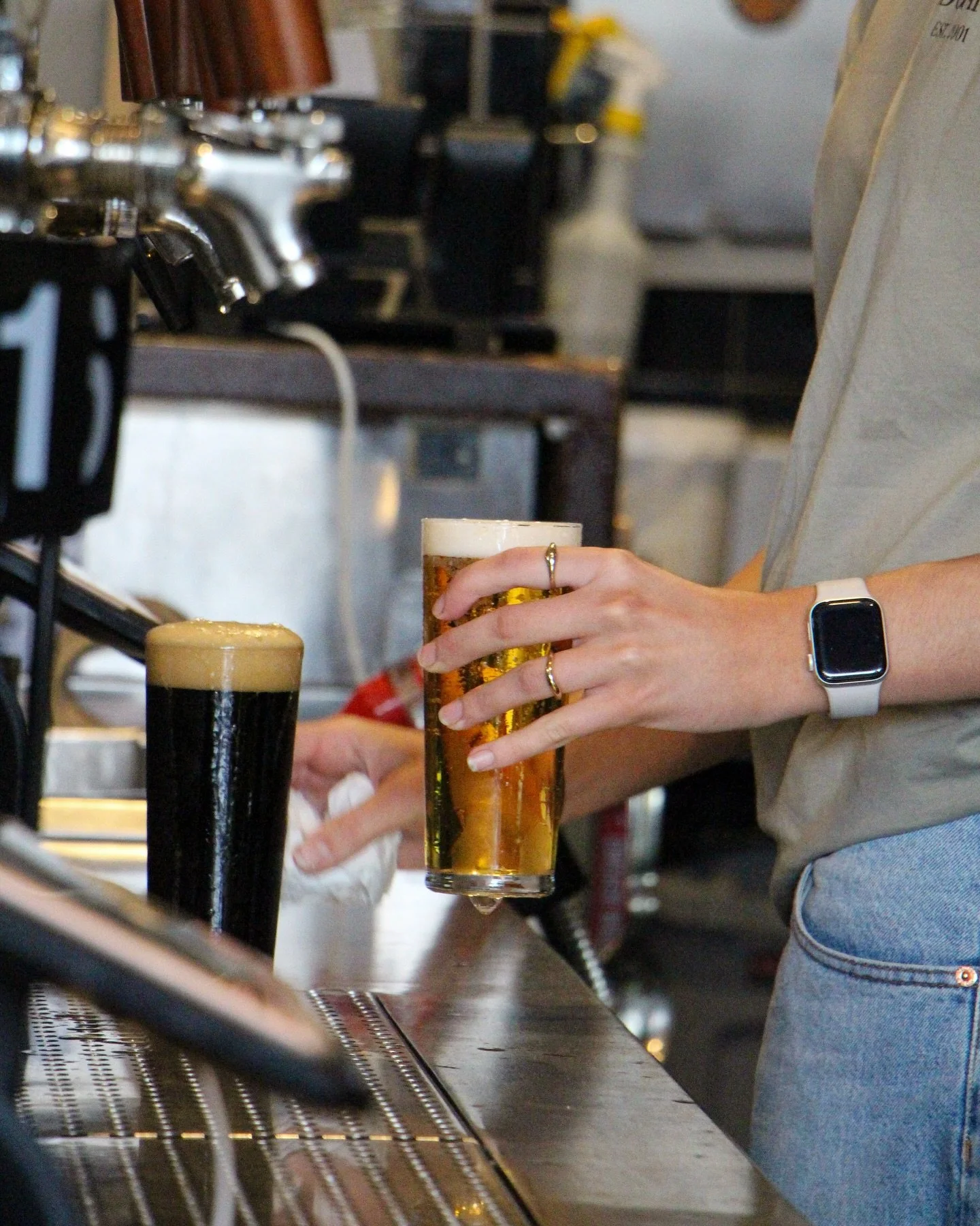 Could their be a more fitting day for a cold, cold schooner on tap 🚰🥵🍻
Mist fans are firing, aircon inside, come get hydrated!