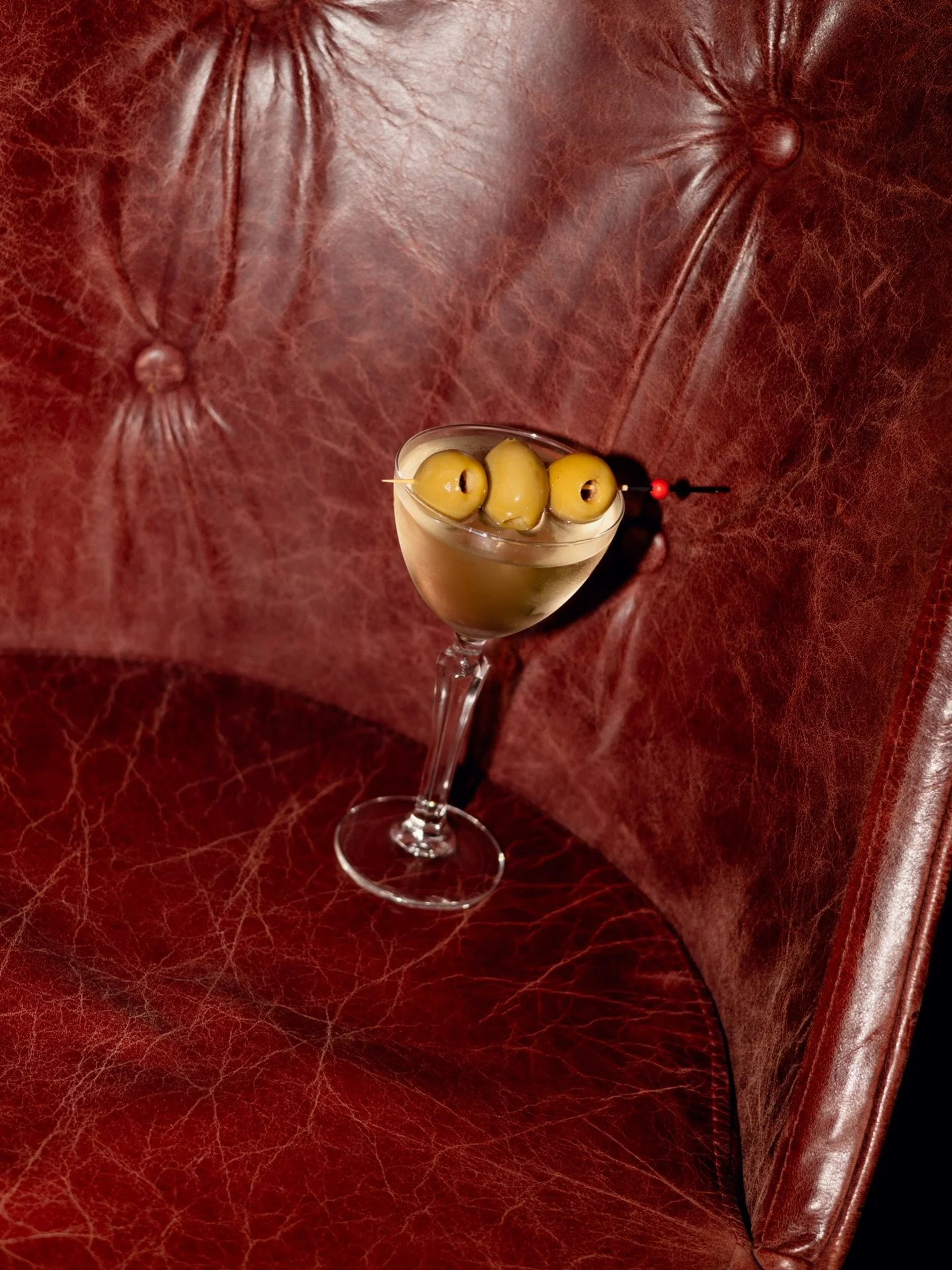 It doesn&rsquo;t get more classic than the martini 🍸🫒
Dine under the disco light with us tonight - open from 5pm 🪩