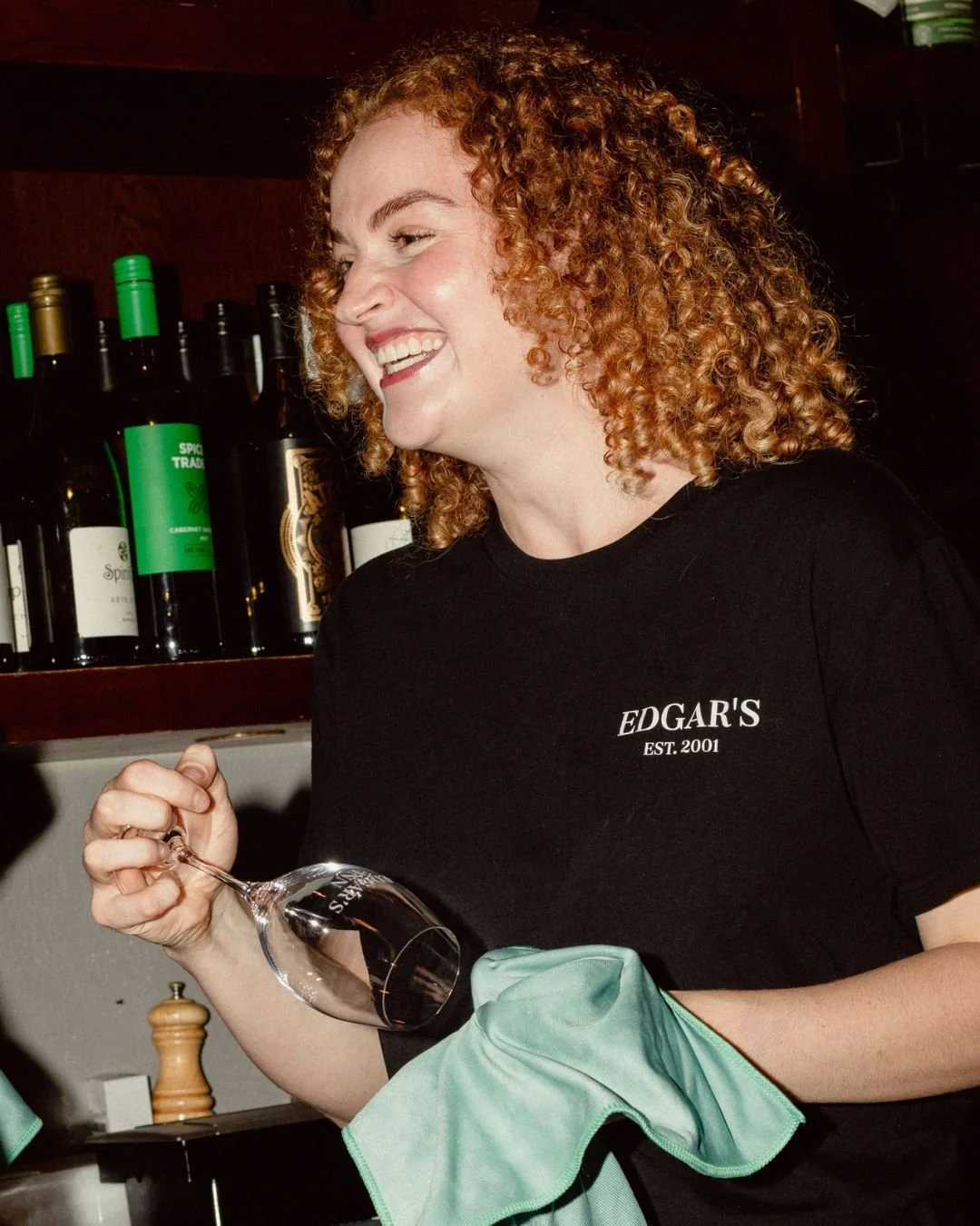 We've kept the ritual of bar service for a reason. 
Who doesn't love a flushed-cheek walk in the winter air up to the bar, and being greeted with a smile like Abbeys?! 🤭