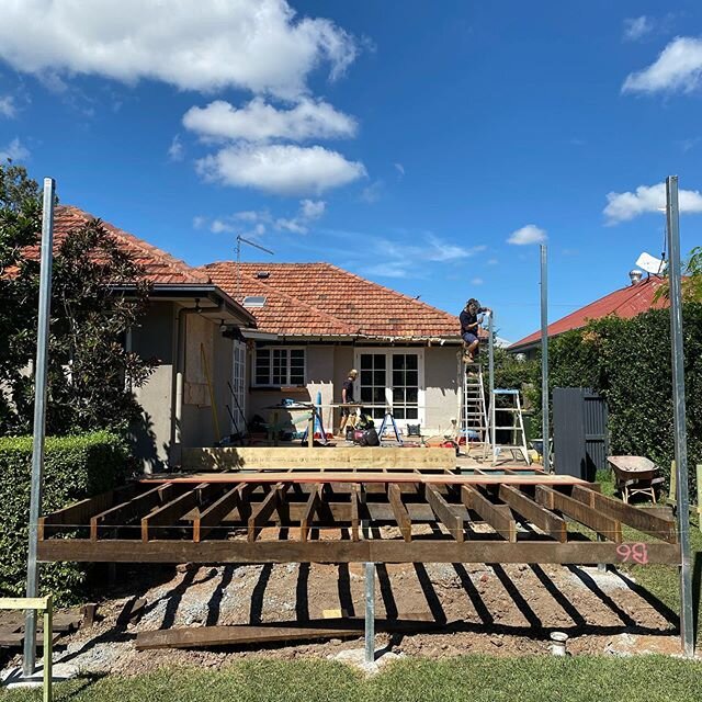 Subfloor complete at our Kedron Renovation ✅💪🏼 Cracking along Nicely.  #renovations #building #brisbane #kedron #brisbanebuilder