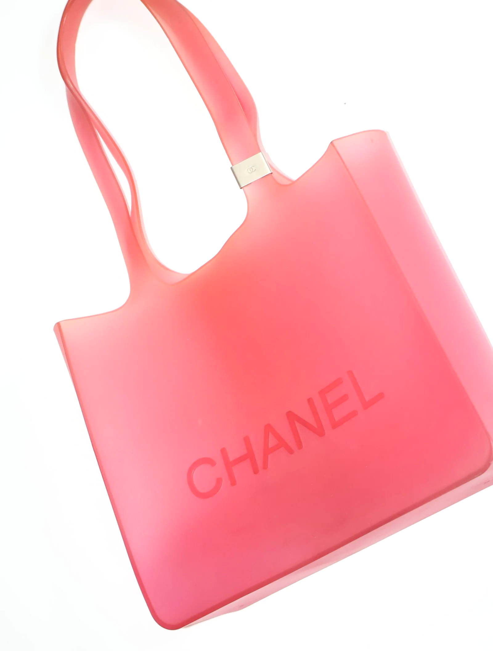 CHANEL+Jelly+Rubber+Tote+Bag_Sozo+Amour34.png