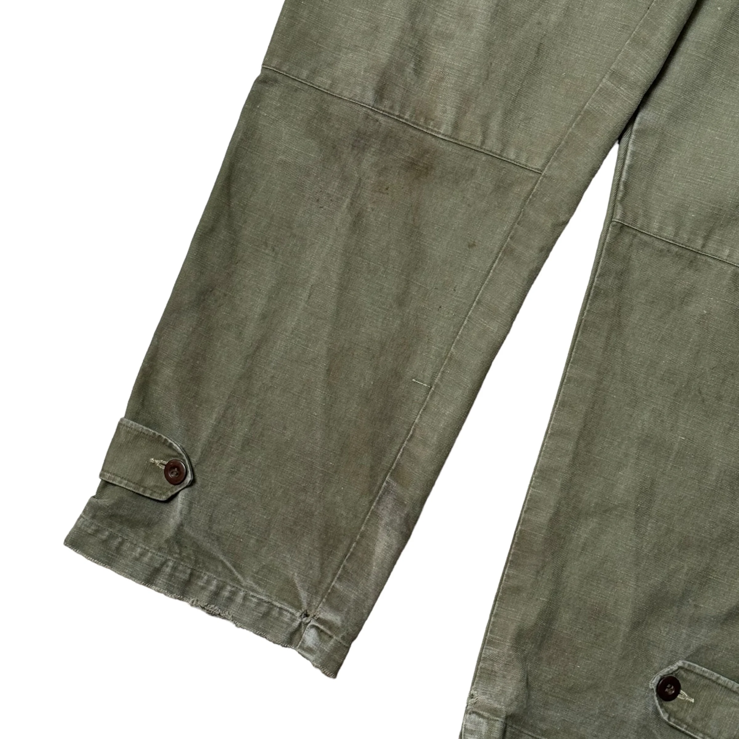 77932238-F544-4E29-8715-5456B40C6C9A