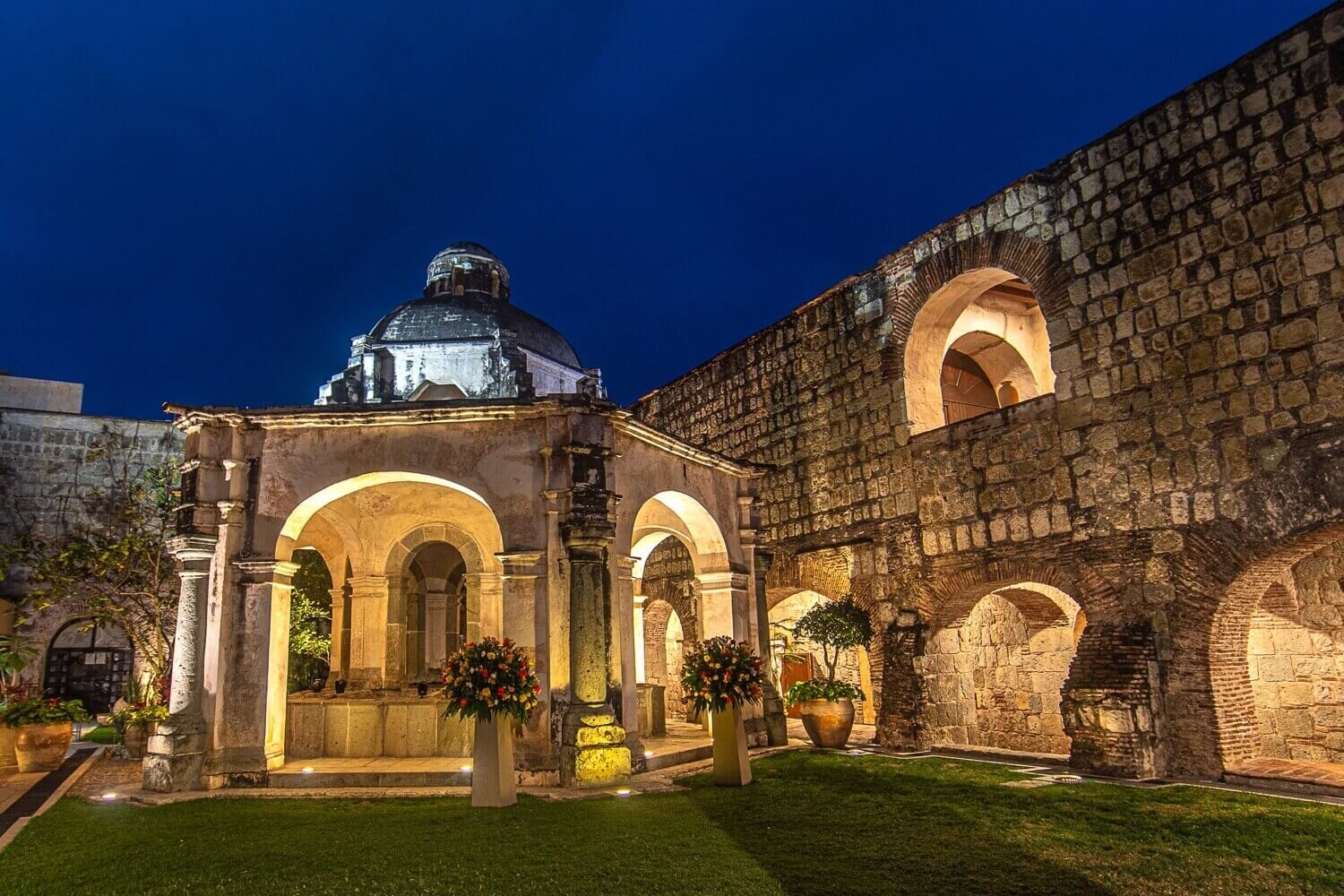Lavadero del antiguo convento en el hotel histórico Quinta Real Oaxaca. Preferred Hotels.