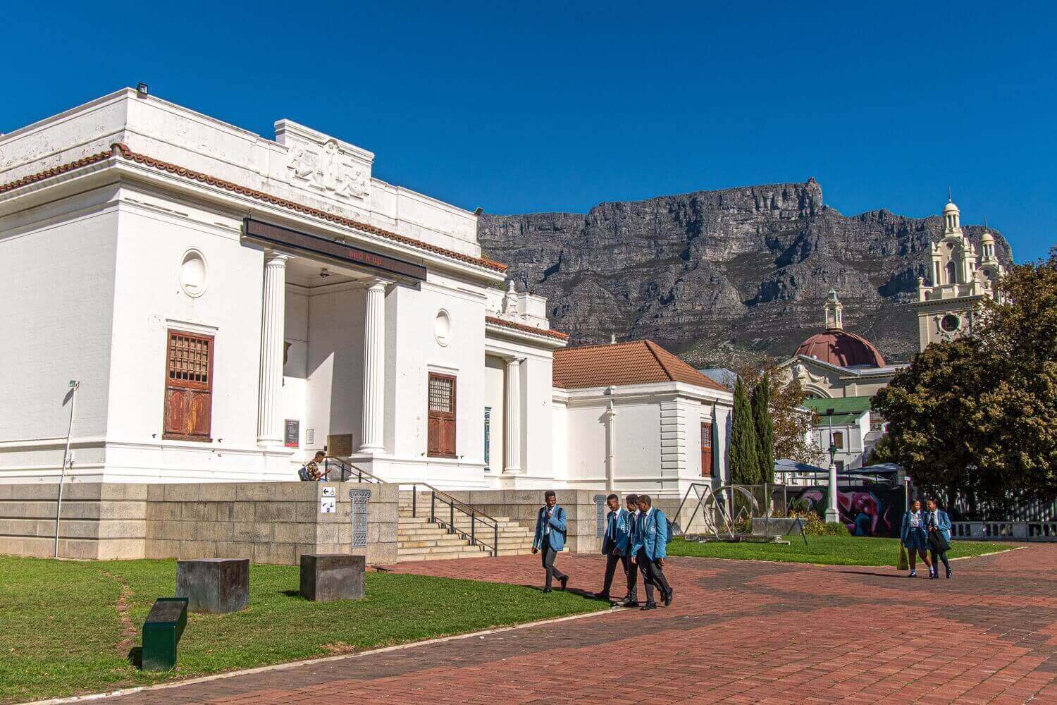 Galería Nacional Sudafricana de Iziko en el centro de Cape Town. Arte en Ciudad del Cabo.