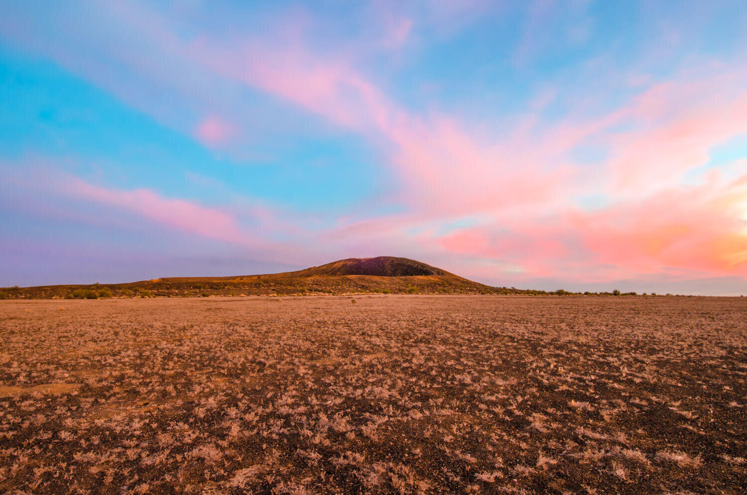 Atardecer en el circuito de terracería El Pinacate, Sonora. Reserva de la biosfera El Pinacate y Gran Desierto de Altar.