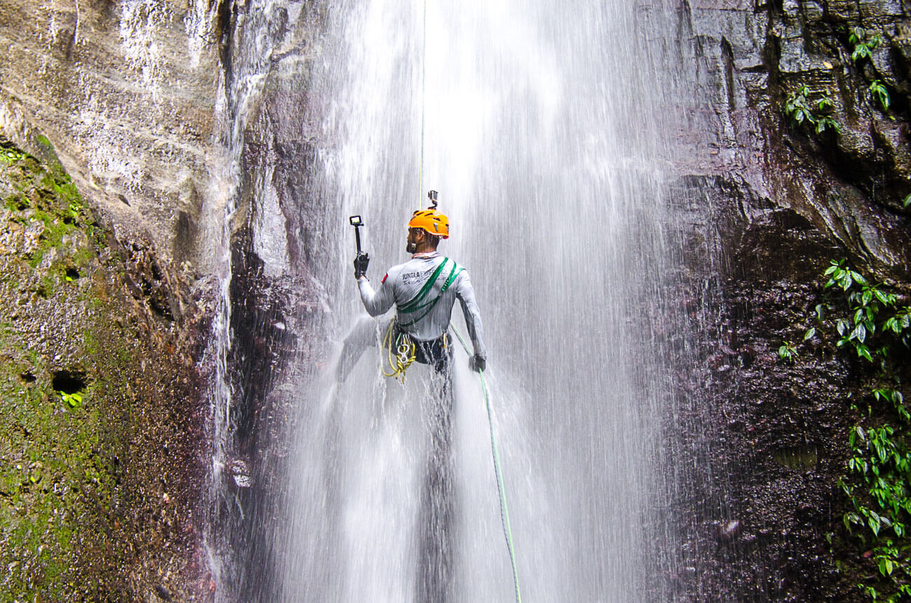 Rappel en la cascada de Malpasito en Huimanguillo. Jungla Experience, turismo de aventura y ecoturismo en Tabasco.