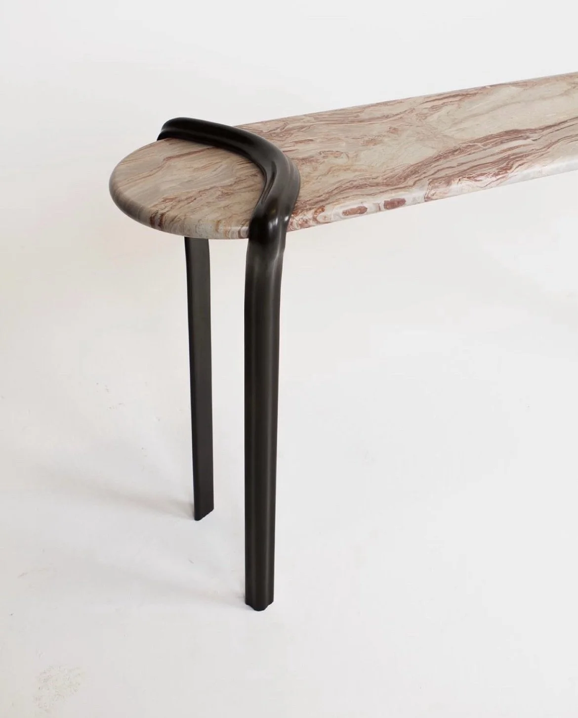 Maker Spotlight &bull; Studio Eric Schmitt, Paris
⠀⠀⠀⠀⠀⠀⠀⠀⠀
Art meets design in the captivating works of Studio Eric Schmitt. What draws me most to his creations is the masterful use of materials and the unique personality infused into every piece. T