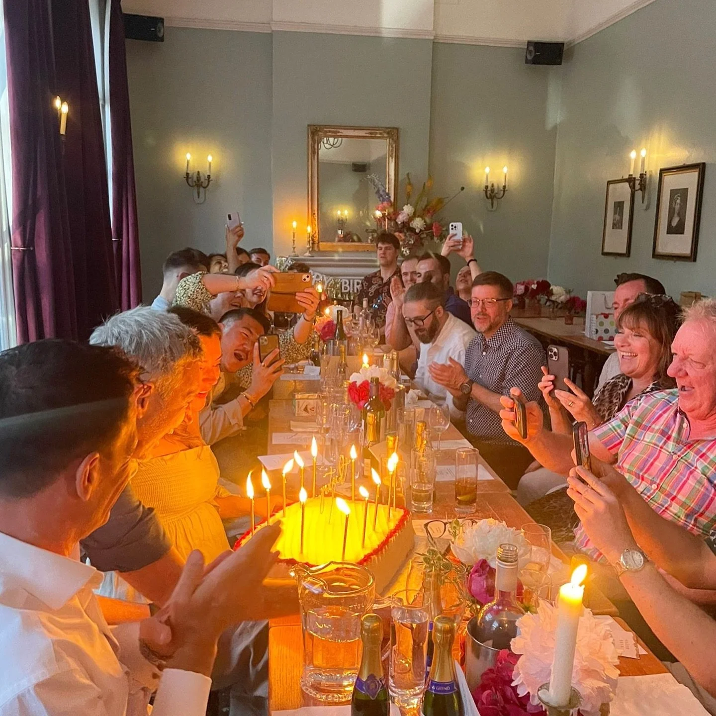 This is ✨3️⃣0️⃣✨ Been other things on my mind happening so this milestone very much creeped up on me - thank you so much to the most gorgeous friends in the world who came from all over to be there, and the fab team at @thedrapersarms for the most am