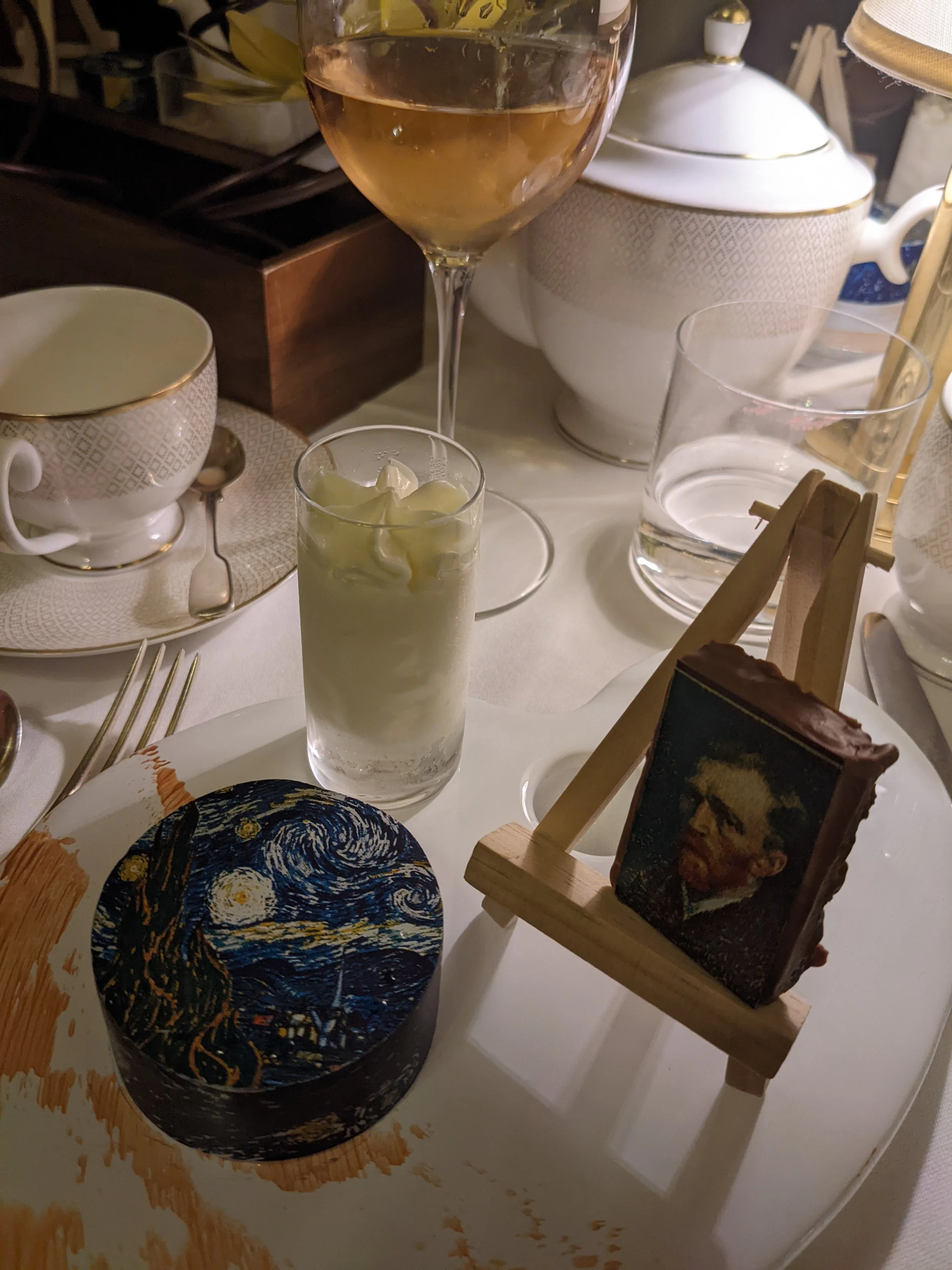 Afternoon tea at the Oscar Wilde lounge