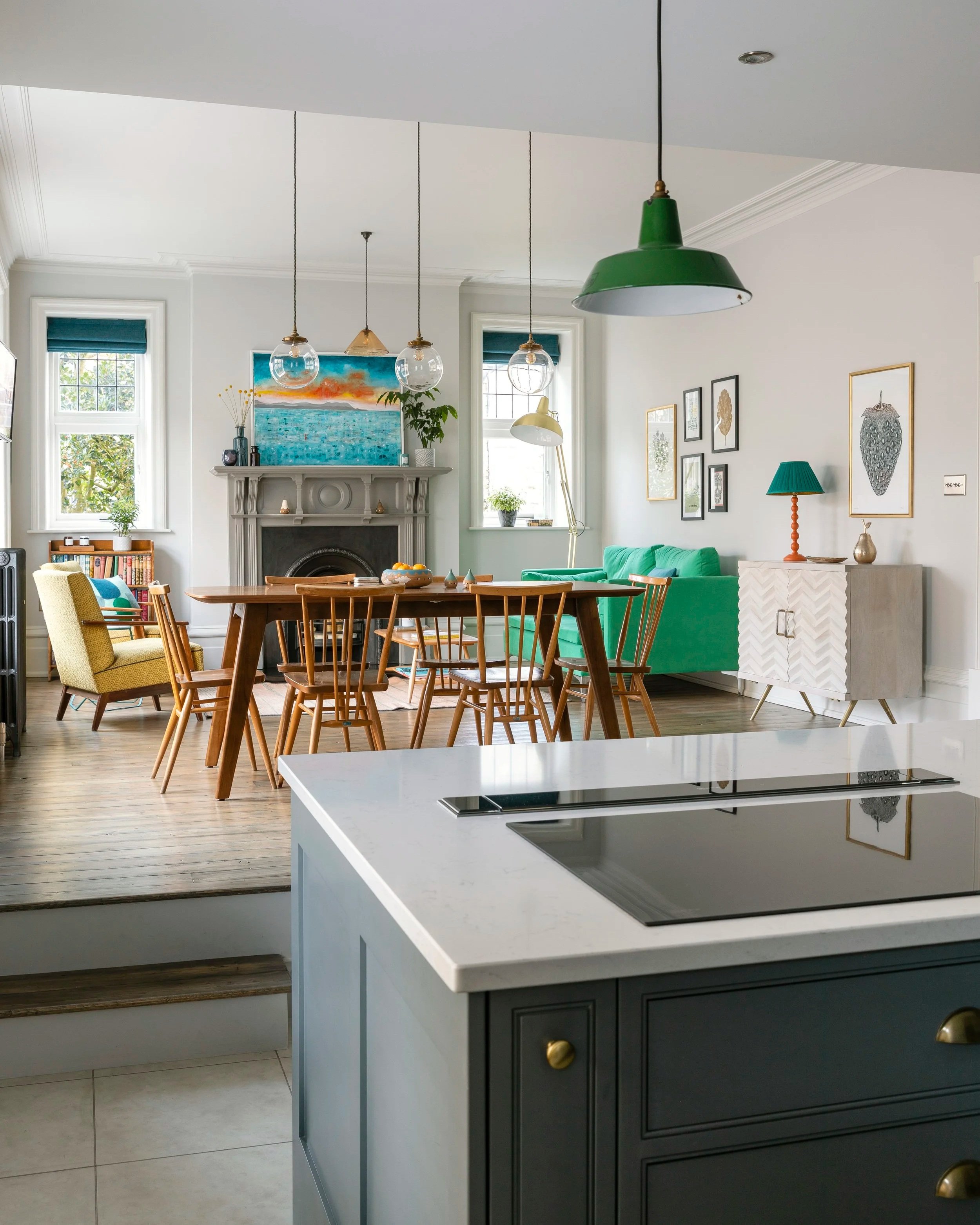 Kitchen island with hob