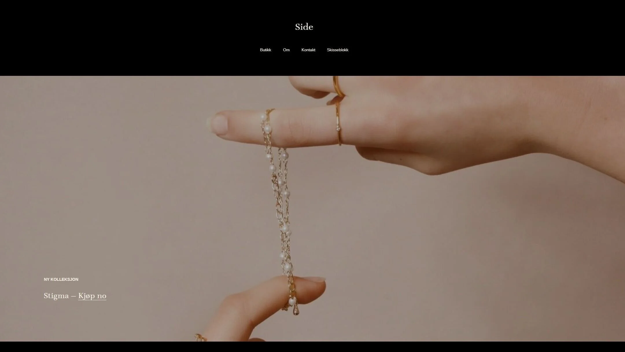 Skjermdump: Døme på nettbutikk laga i Squarespace. Foto av smykke: Unsplash