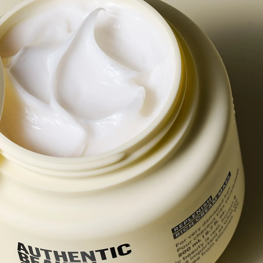 Discover some of our luxurious treatments that can enhance your in-salon experience or be taken home with you 🍃💆🏼‍♀️🧖🏼‍♀️