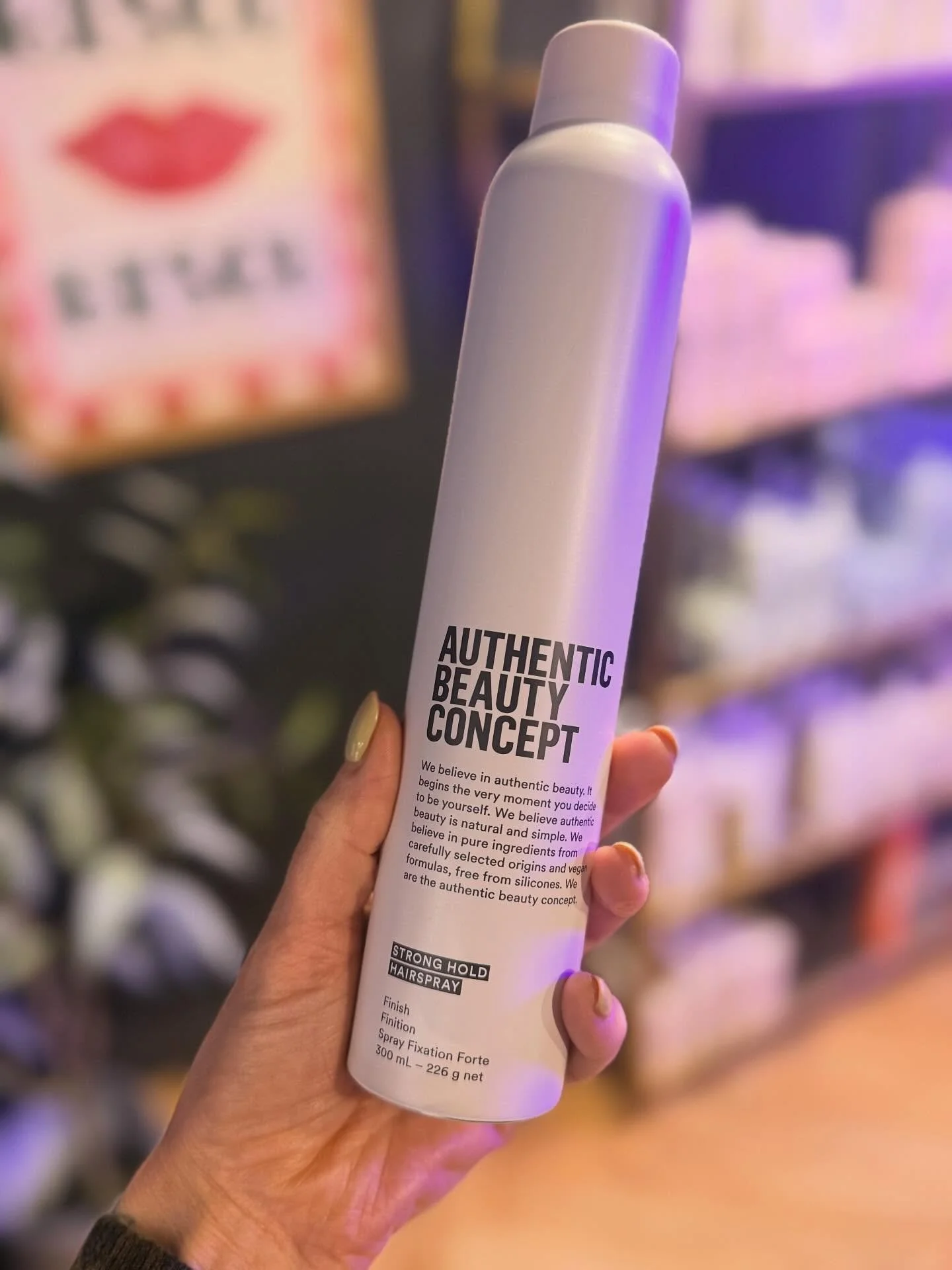 Hands down the best smelling hairspray you will ever use. Its also a really great hairspray 🙌🏽